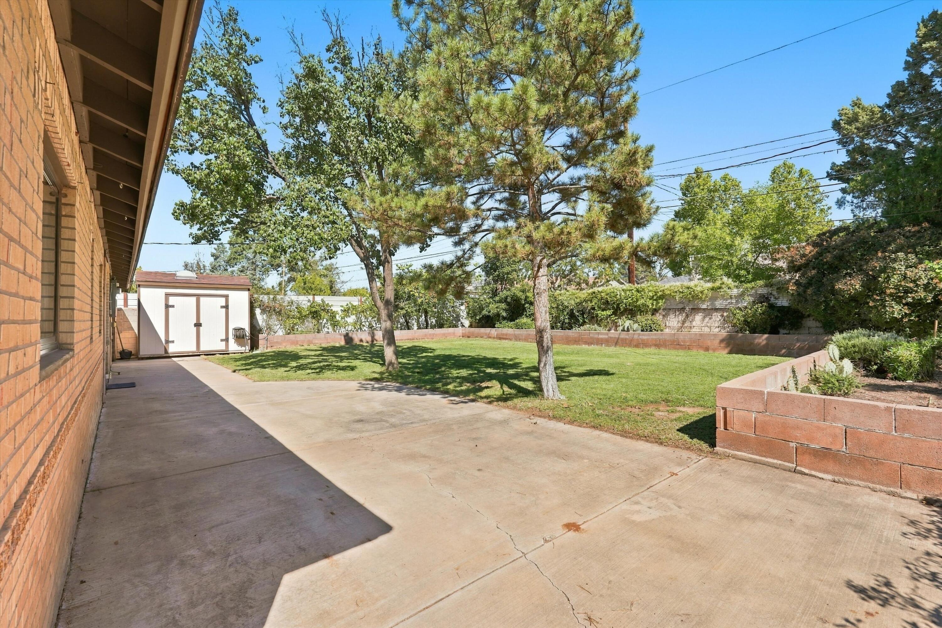 2102 Hendola Drive NE