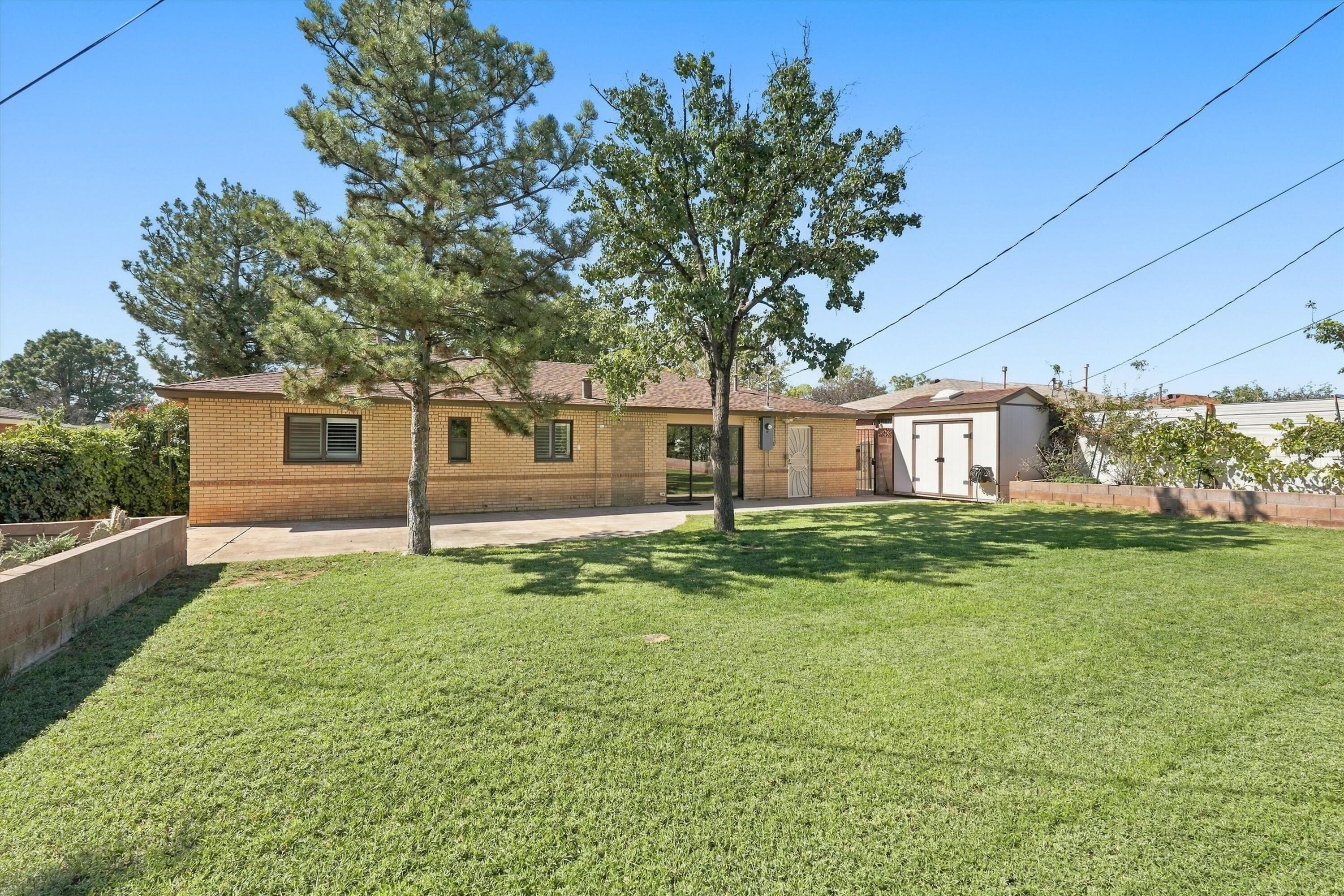2102 Hendola Drive NE