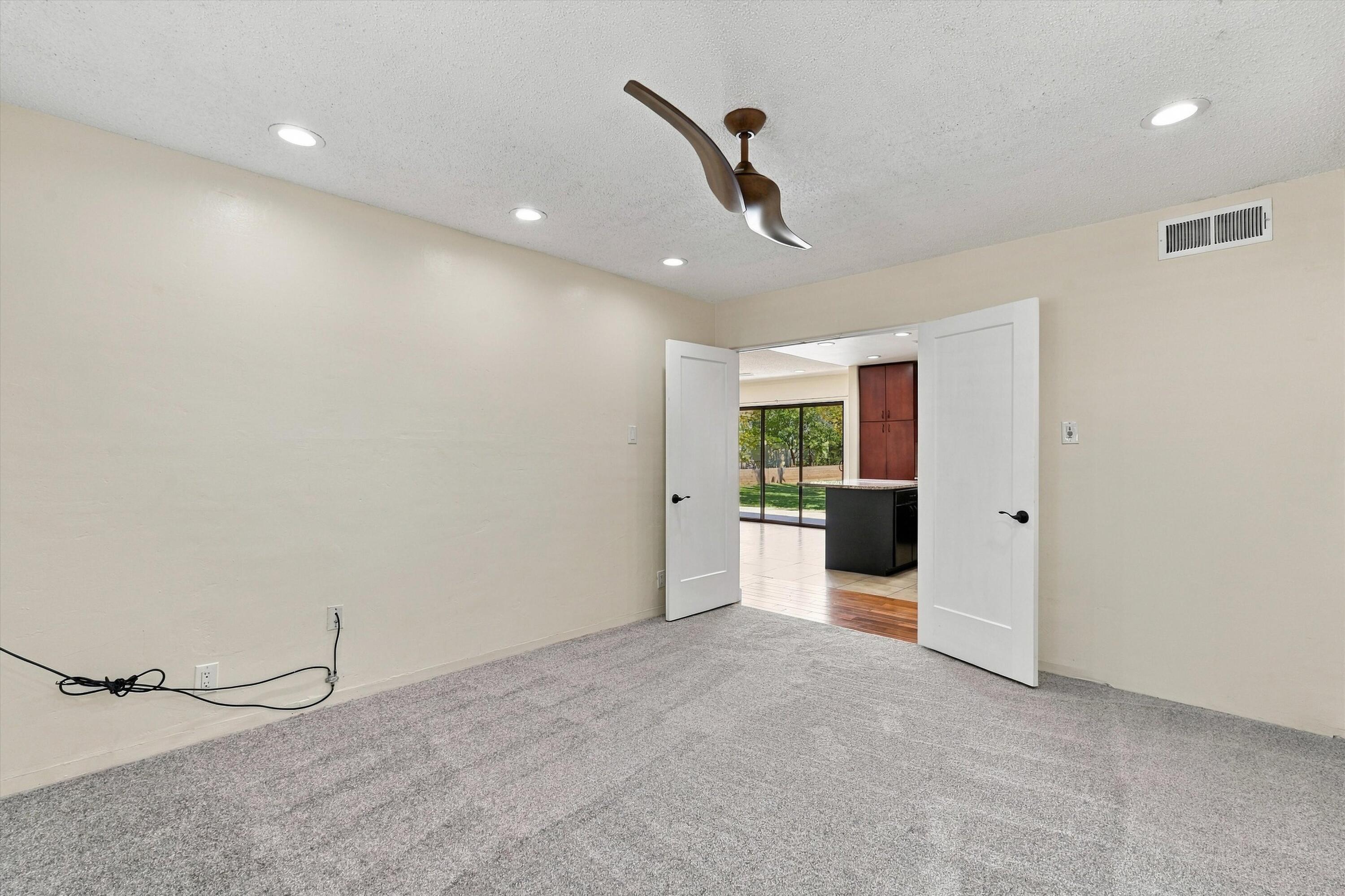 2102 Hendola Drive NE
