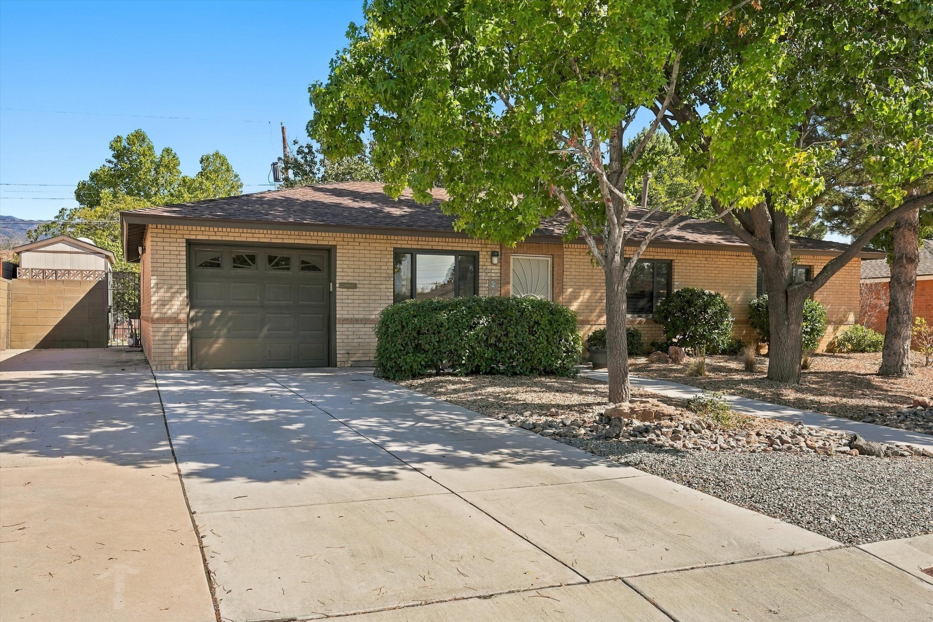 2102 Hendola Drive NE
