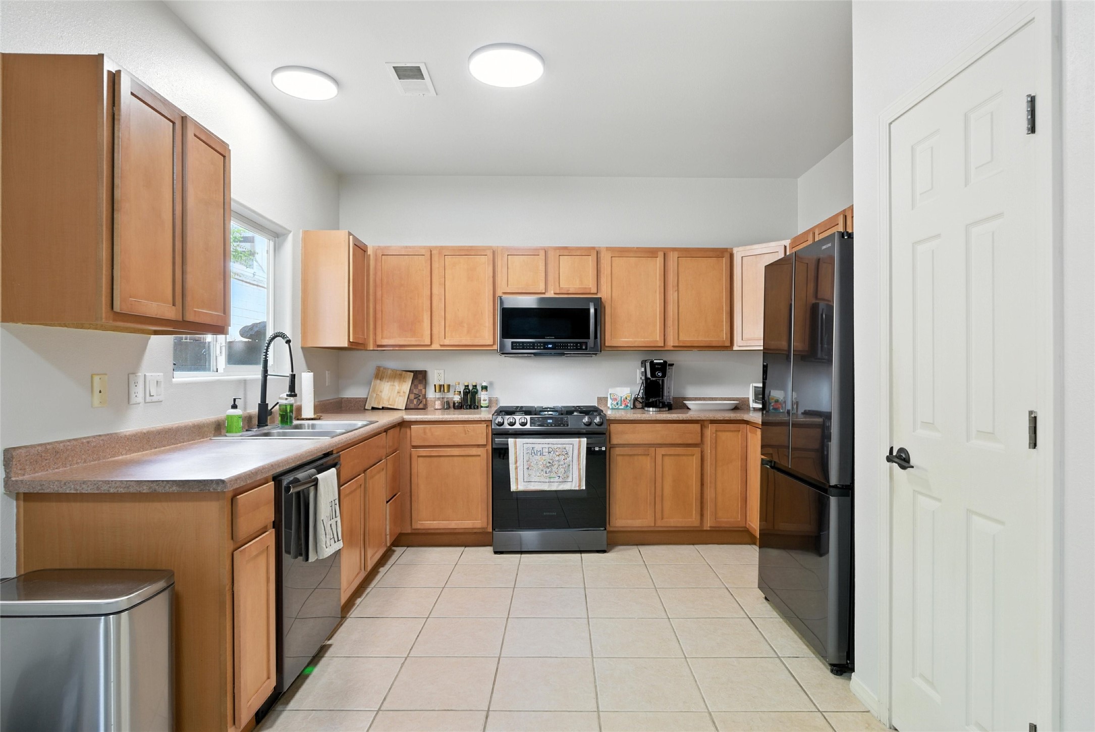 1548 Ocean Breeze Drive NE