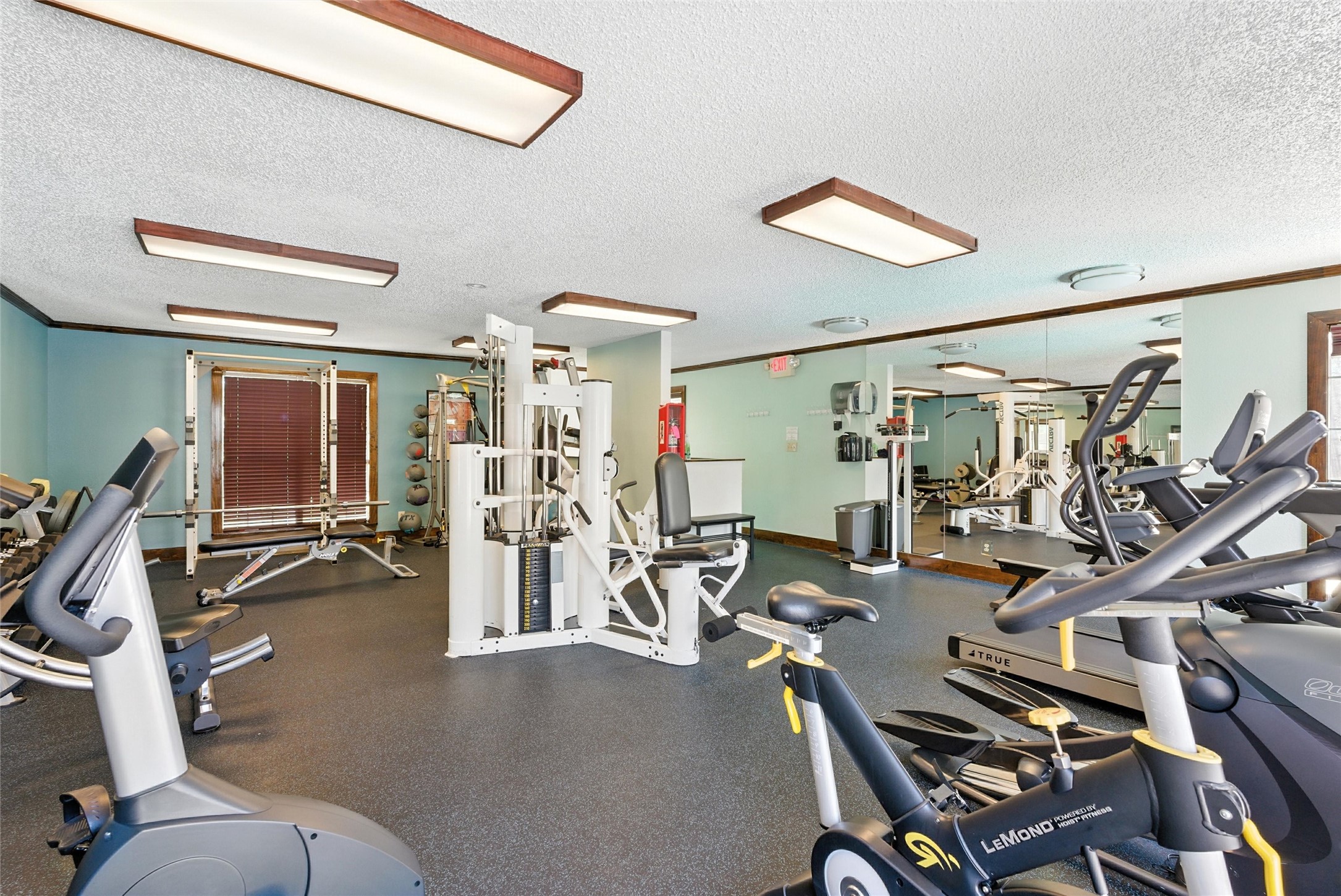 2501 Zia Road W 8-204
