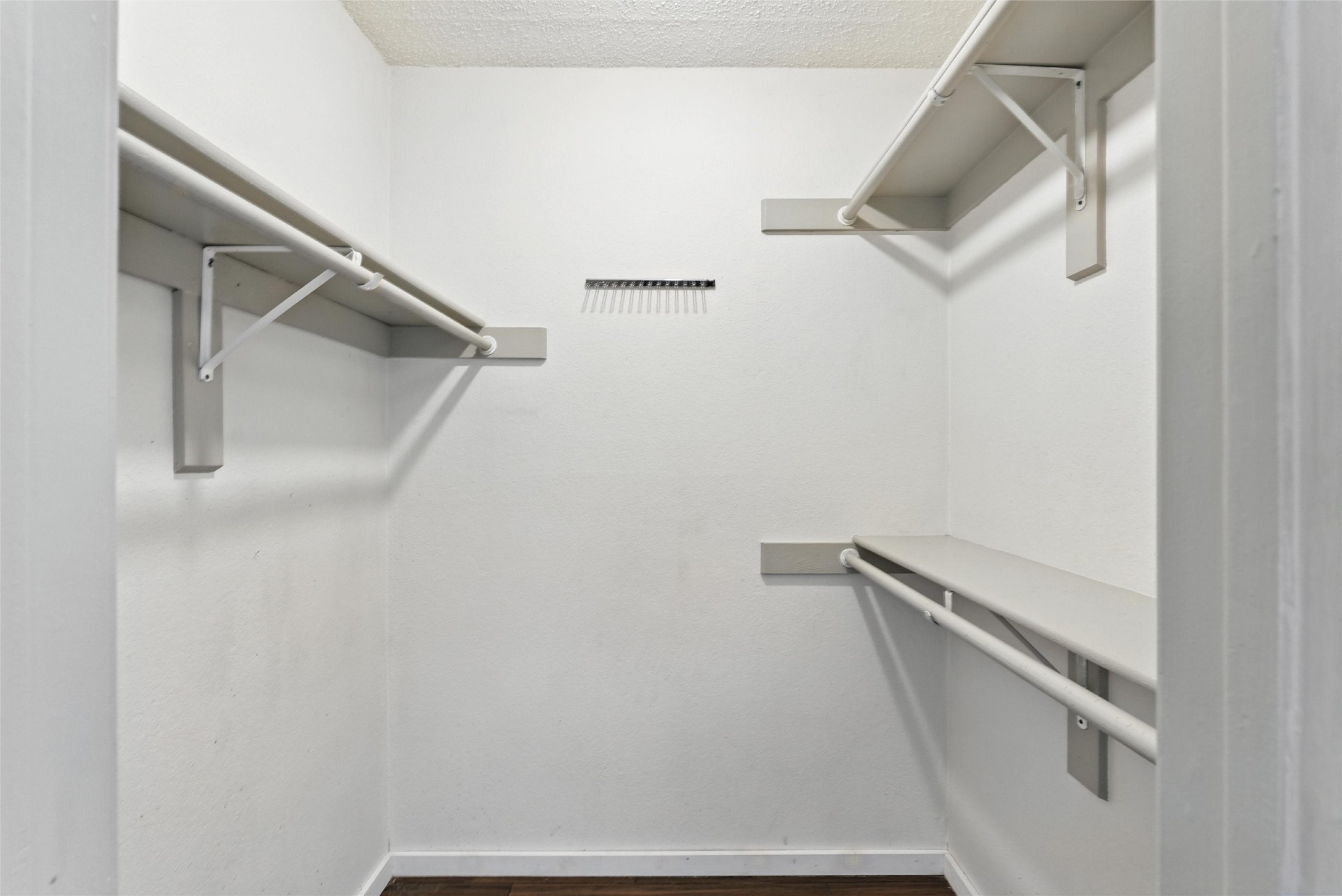 2501 Zia Road W 8-204