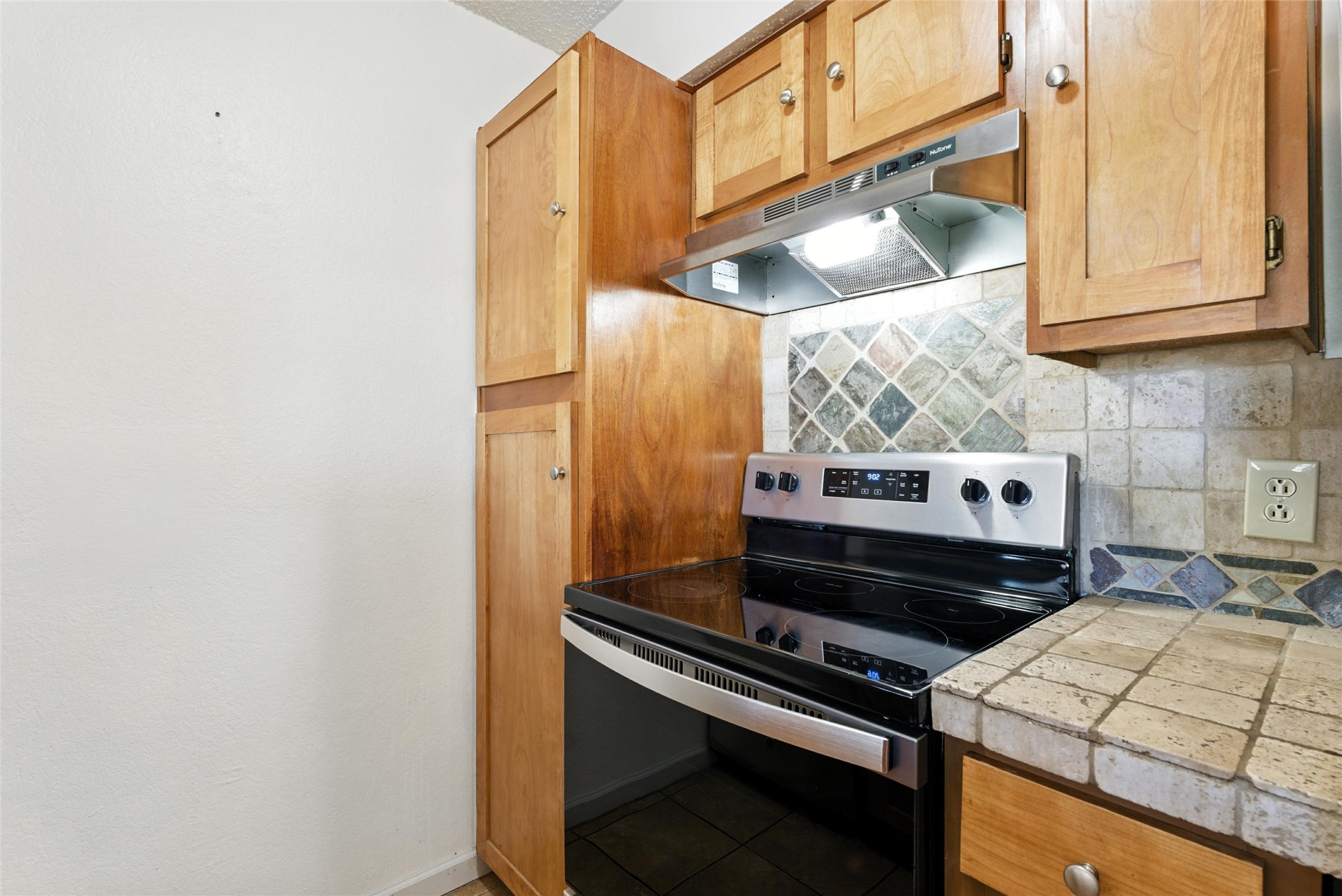 2501 Zia Road W 8-204