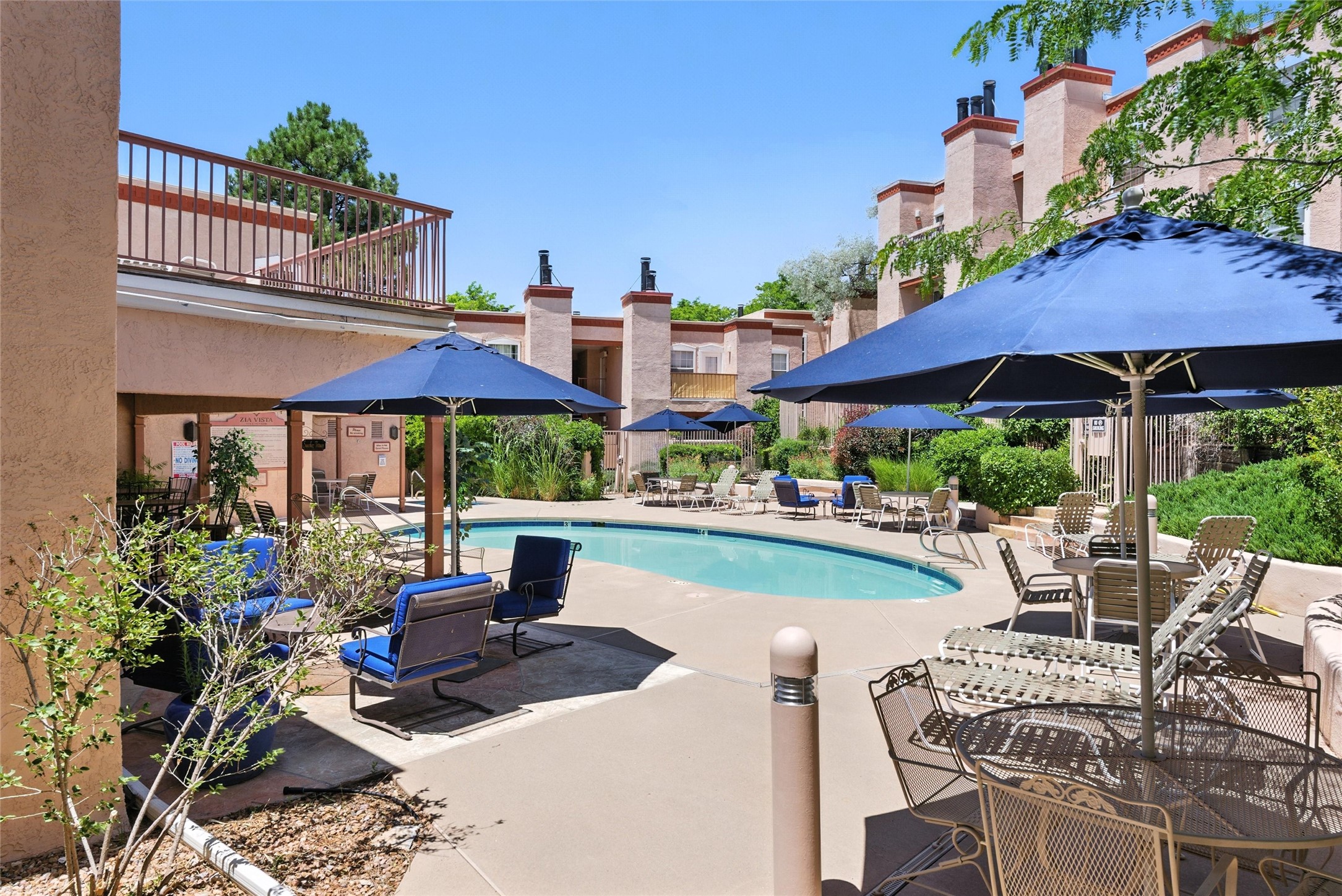 2501 Zia Road W 8-204