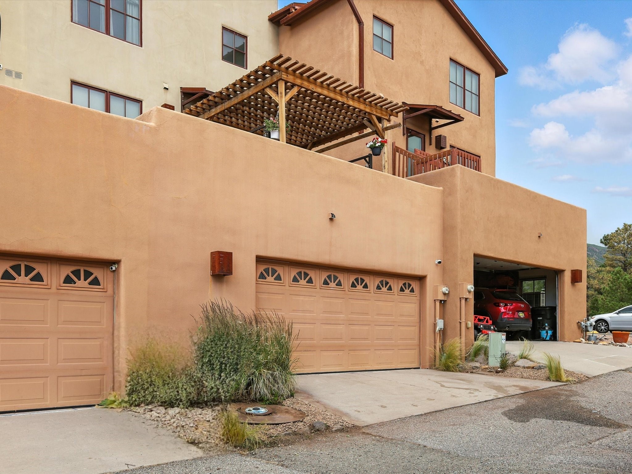 4714 Quemazon Place