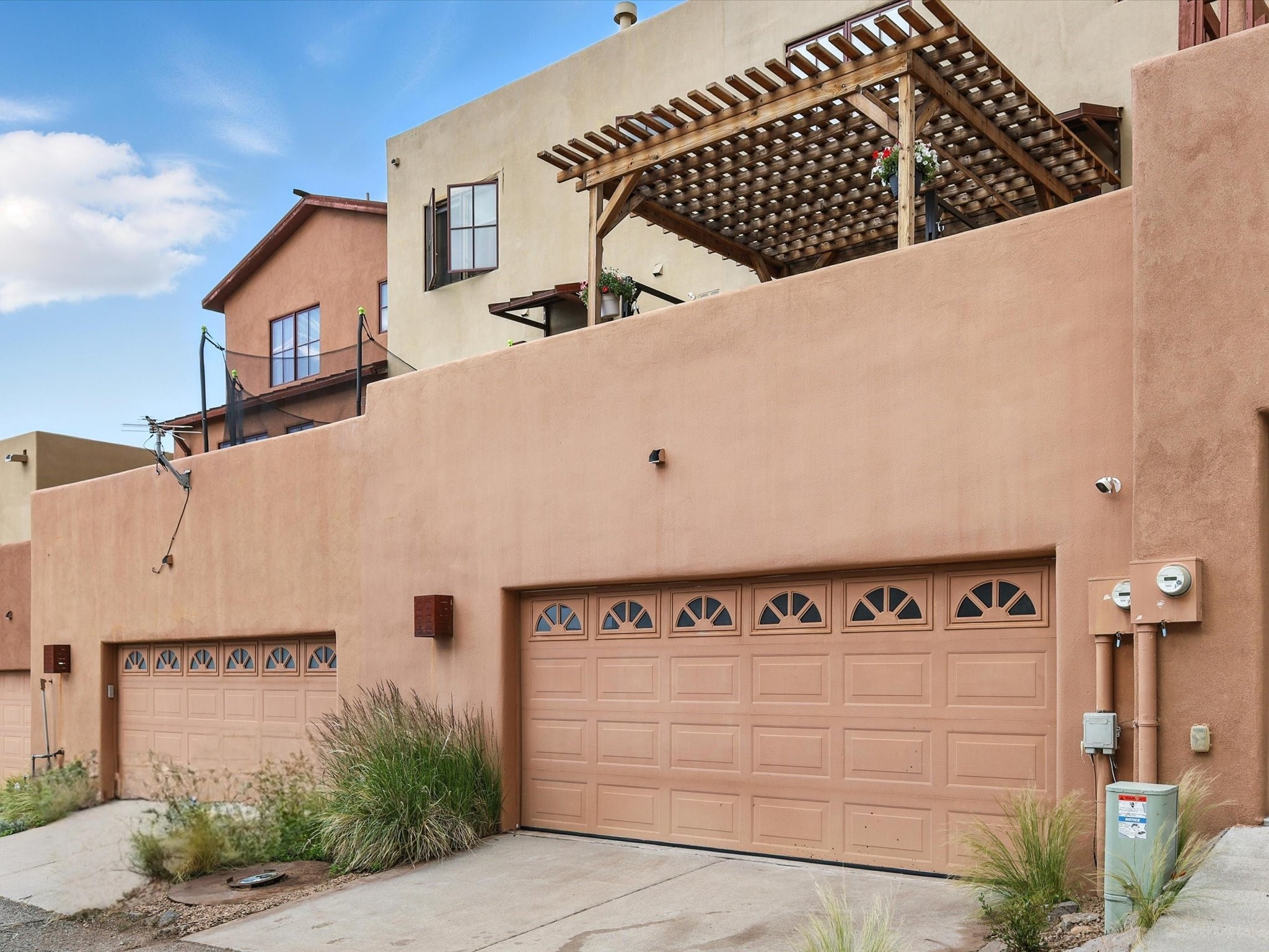 4714 Quemazon Place