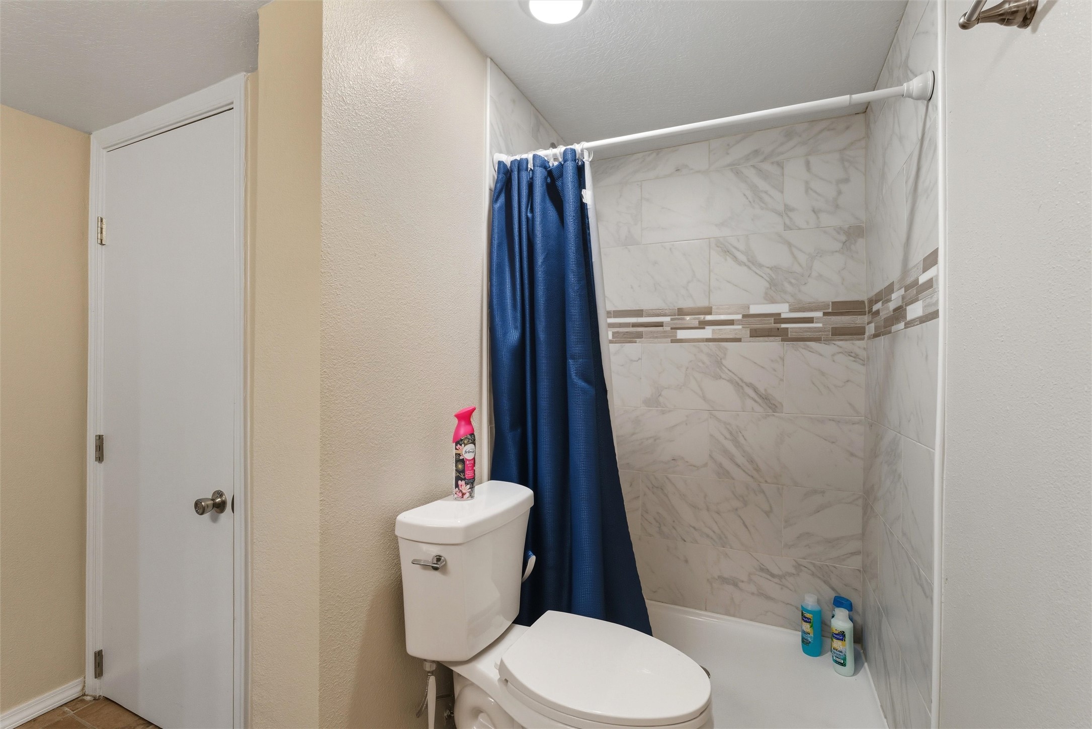 32 Lakeshore Drive NE