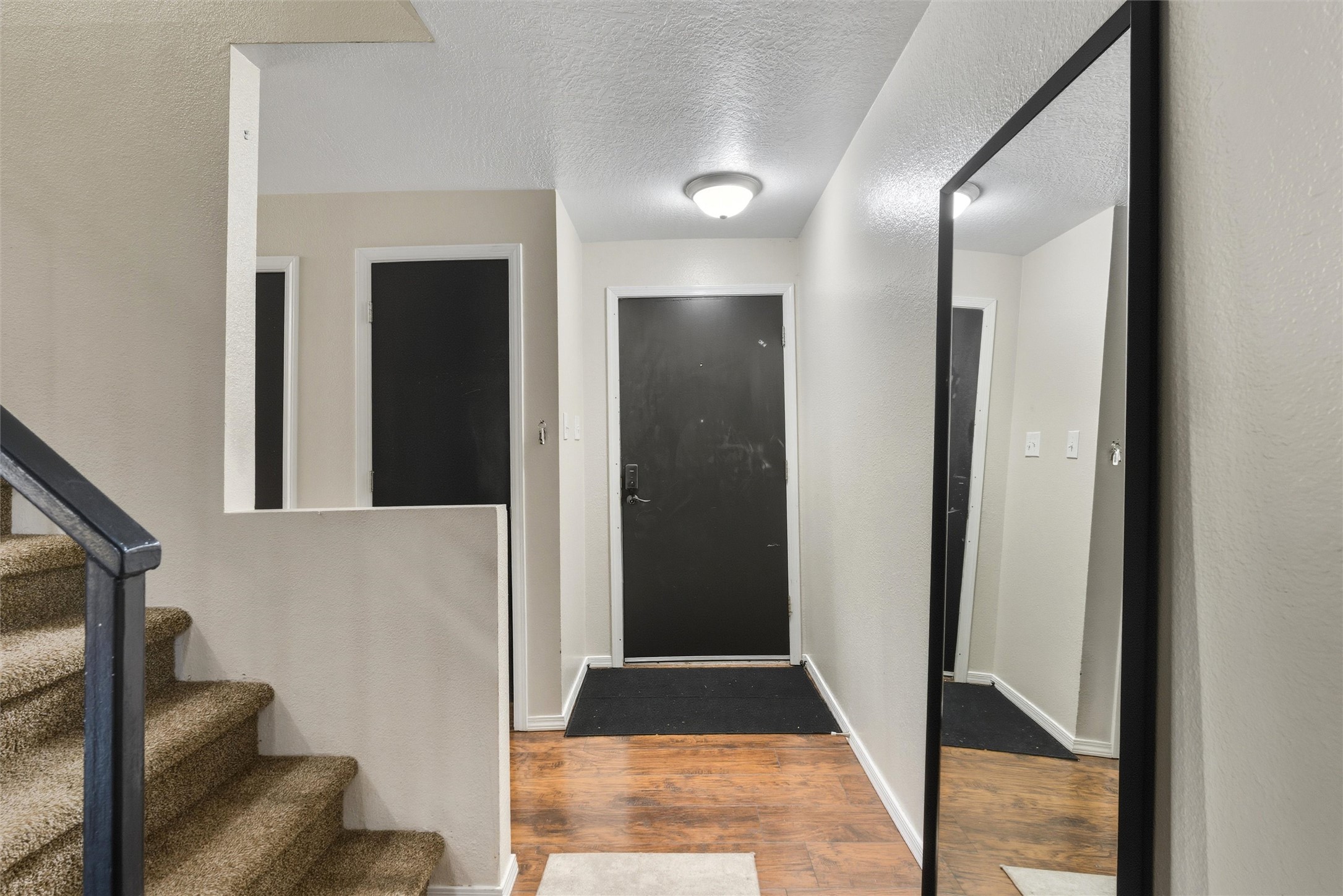 32 Lakeshore Drive NE