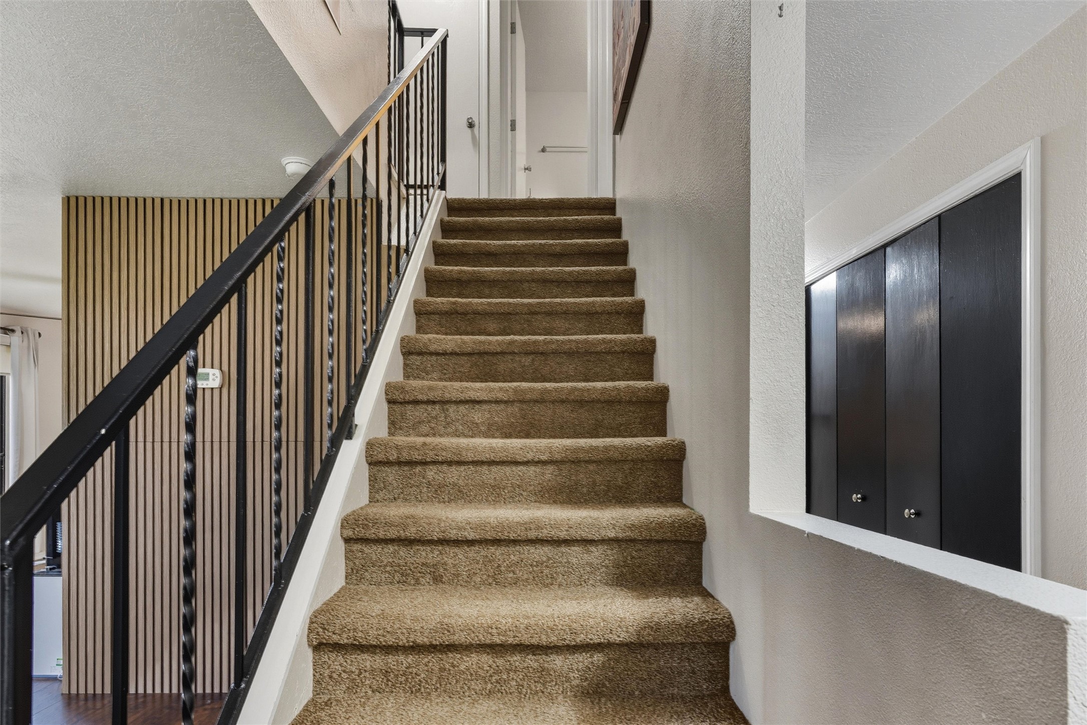 32 Lakeshore Drive NE