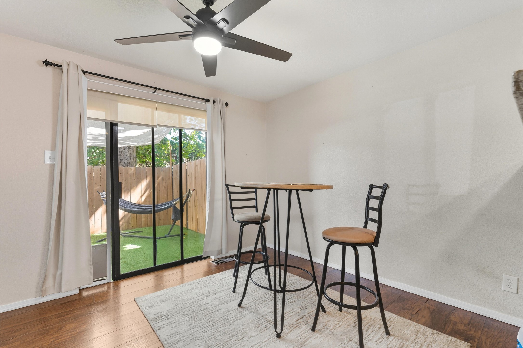 32 Lakeshore Drive NE