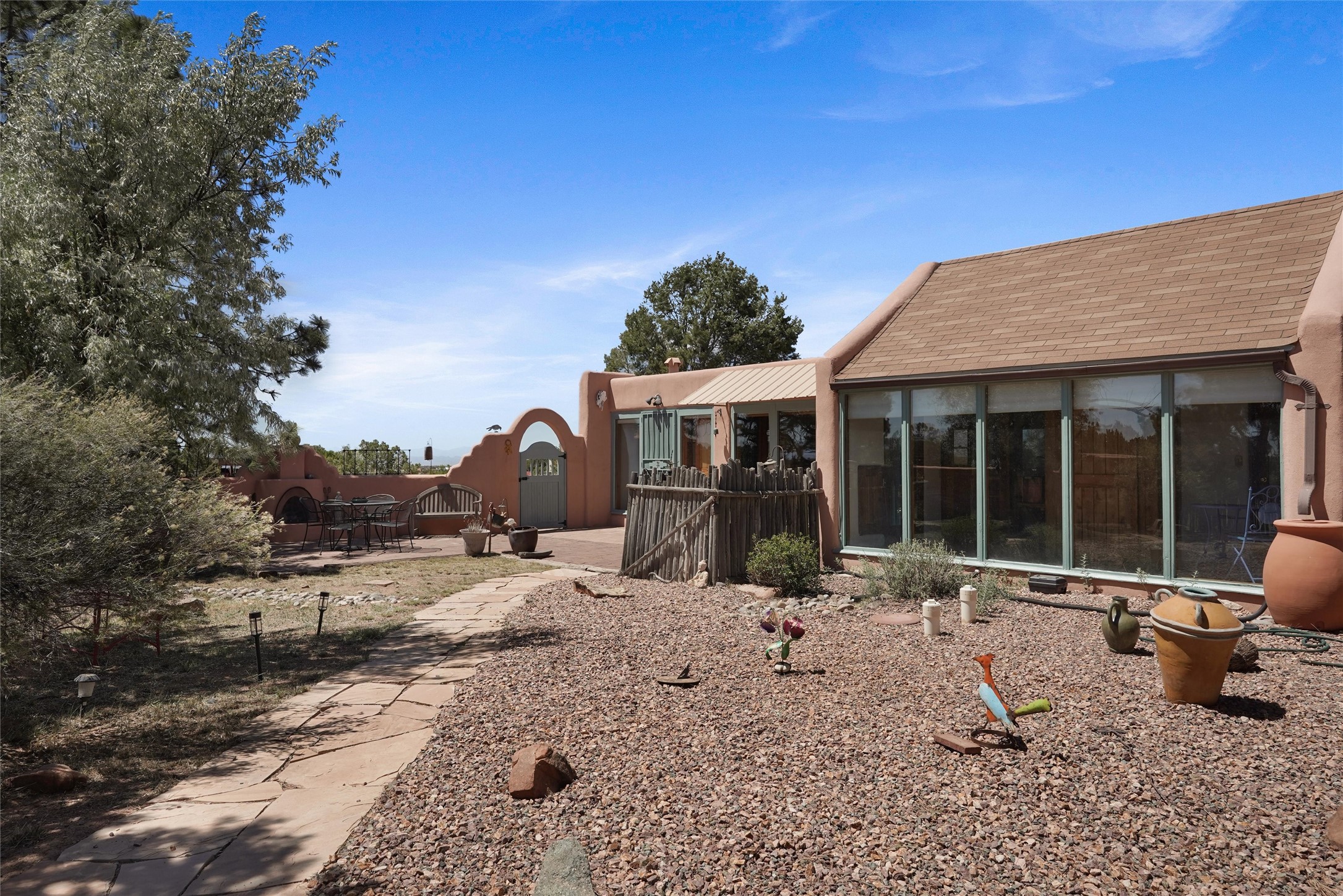 4 Demas Road