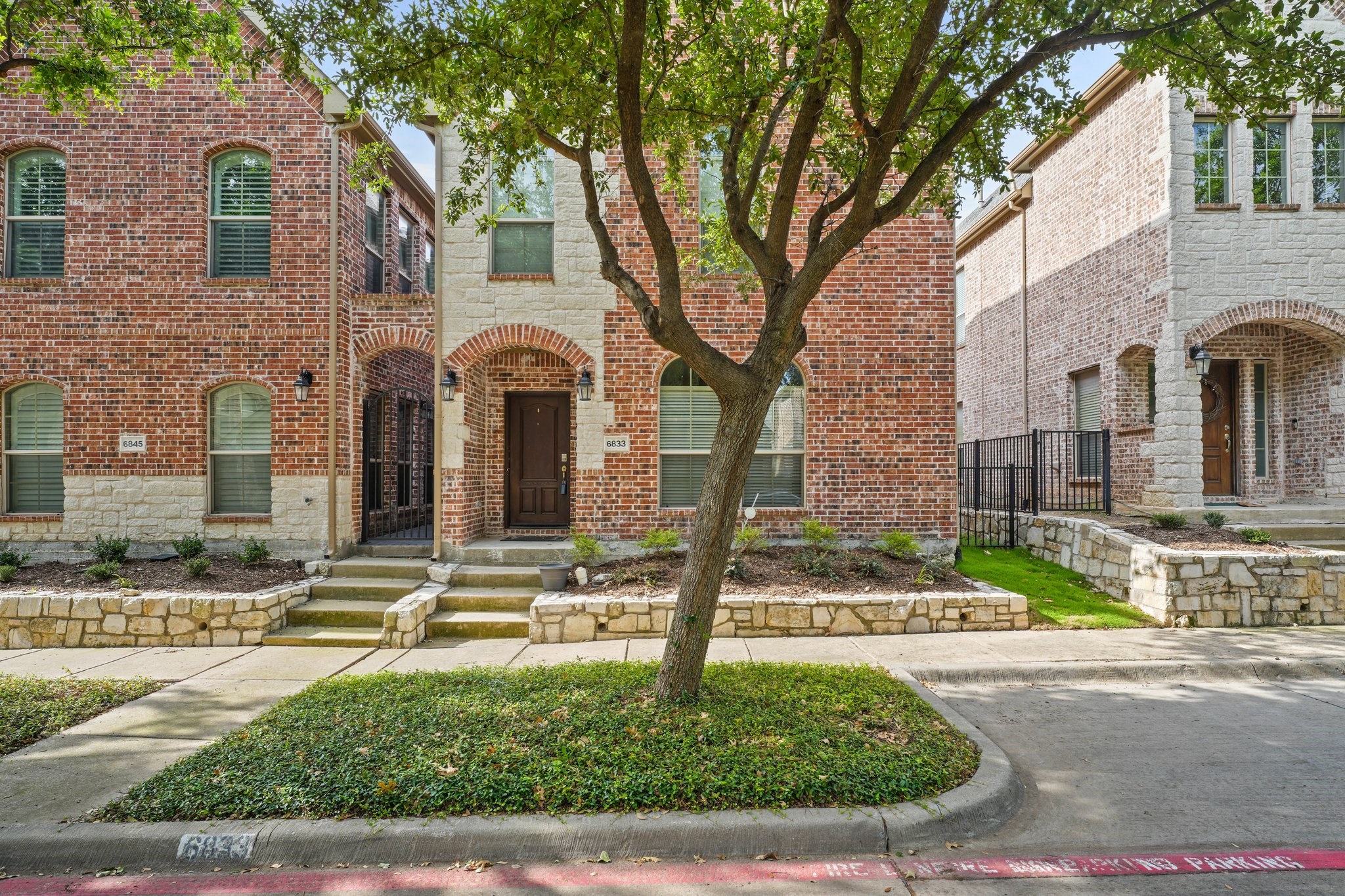 6833 Cortona Lane