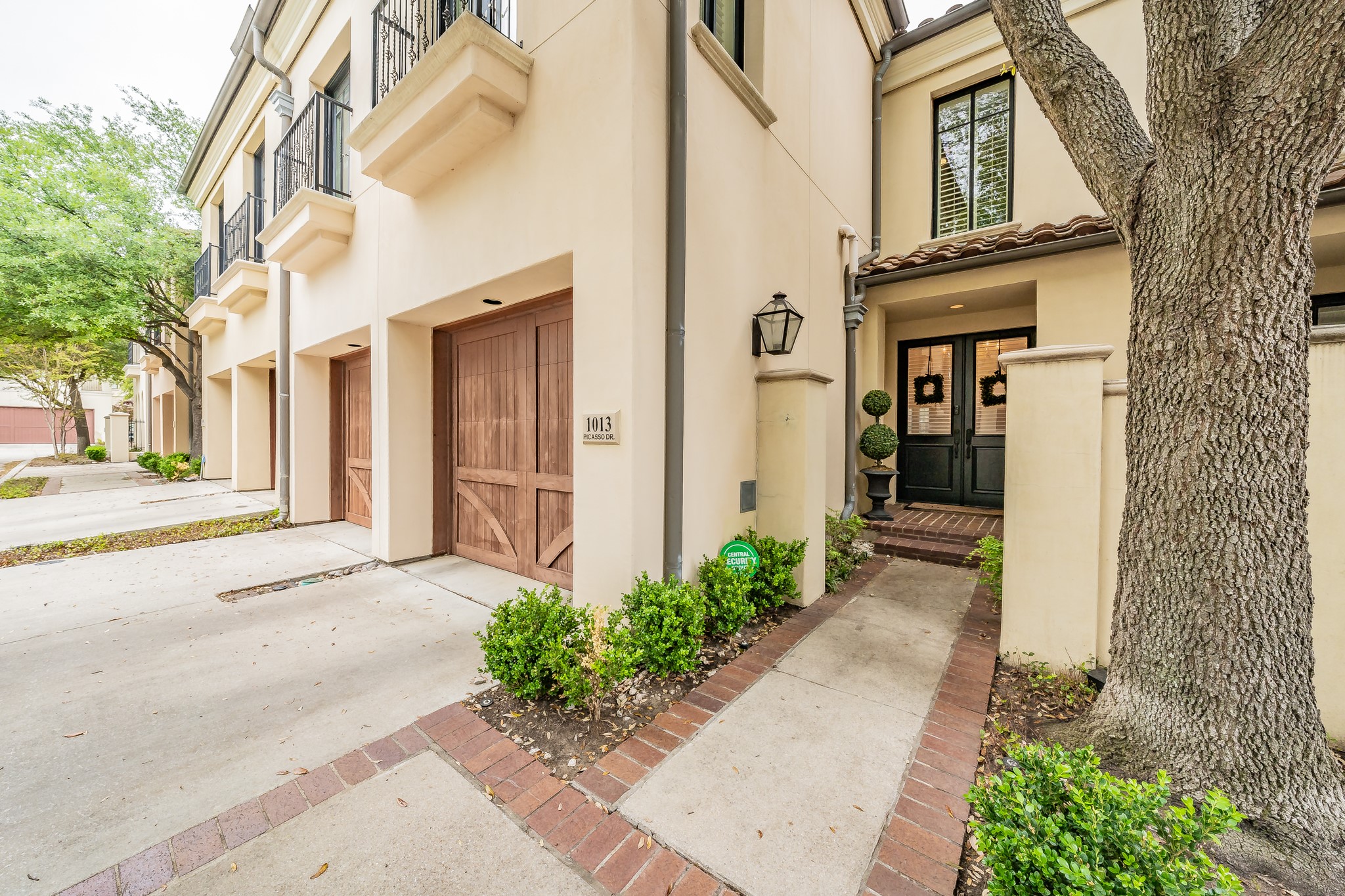 1013 Picasso Drive