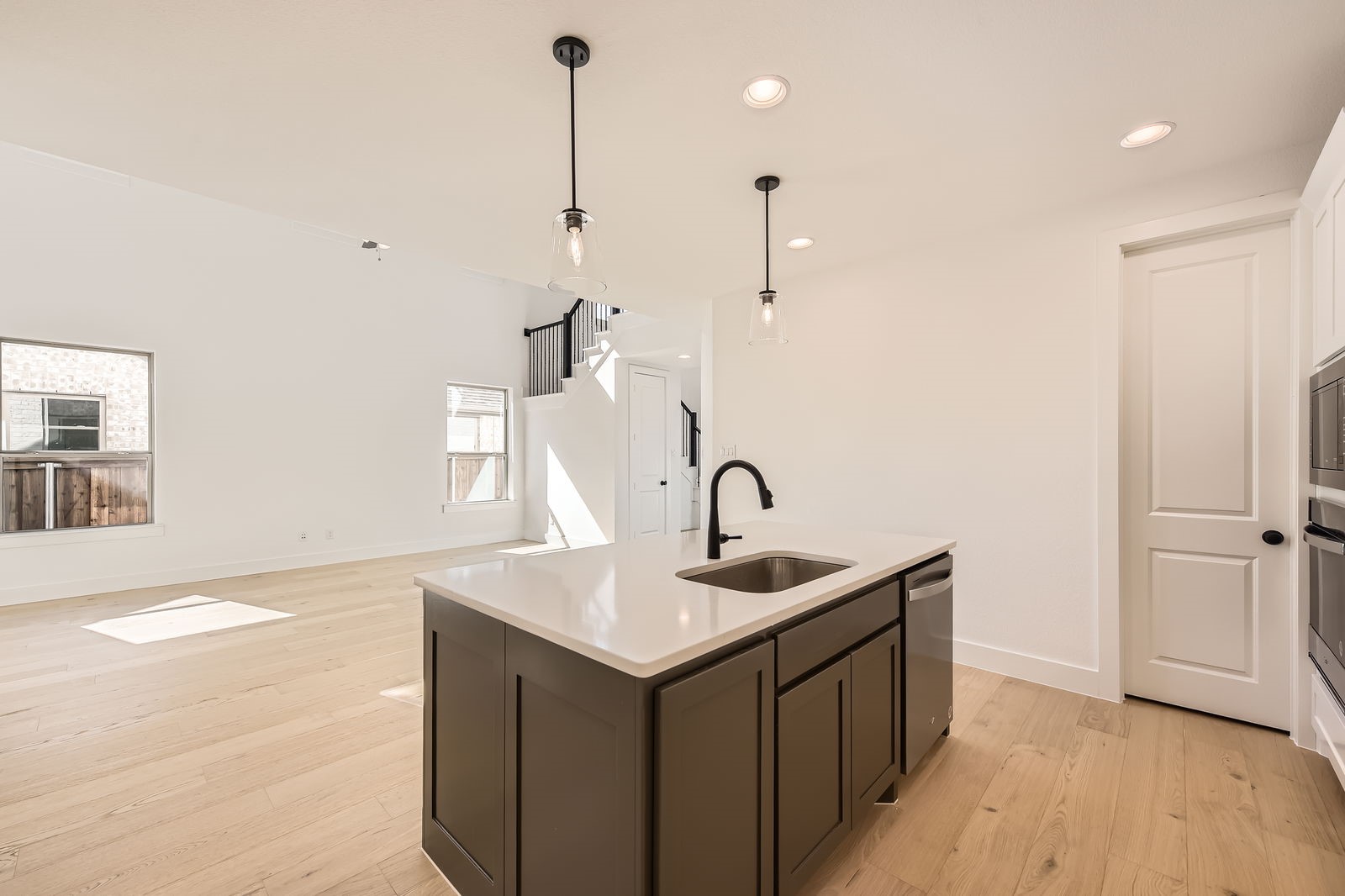 6041 Davis Knoll