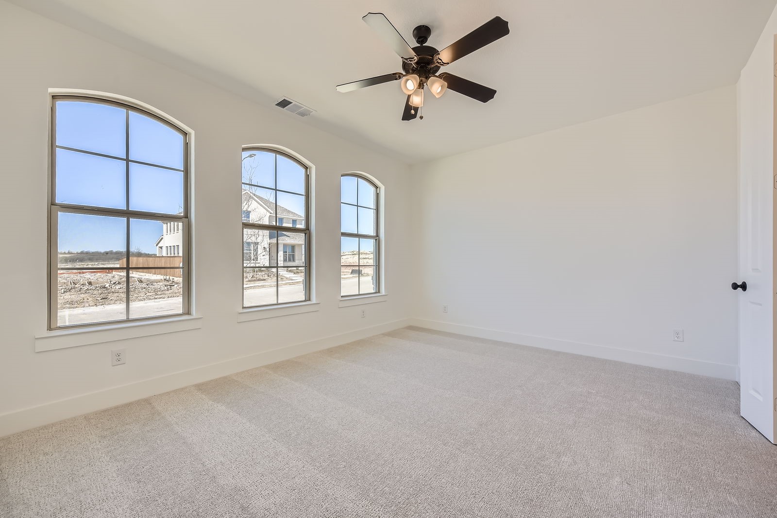6041 Davis Knoll