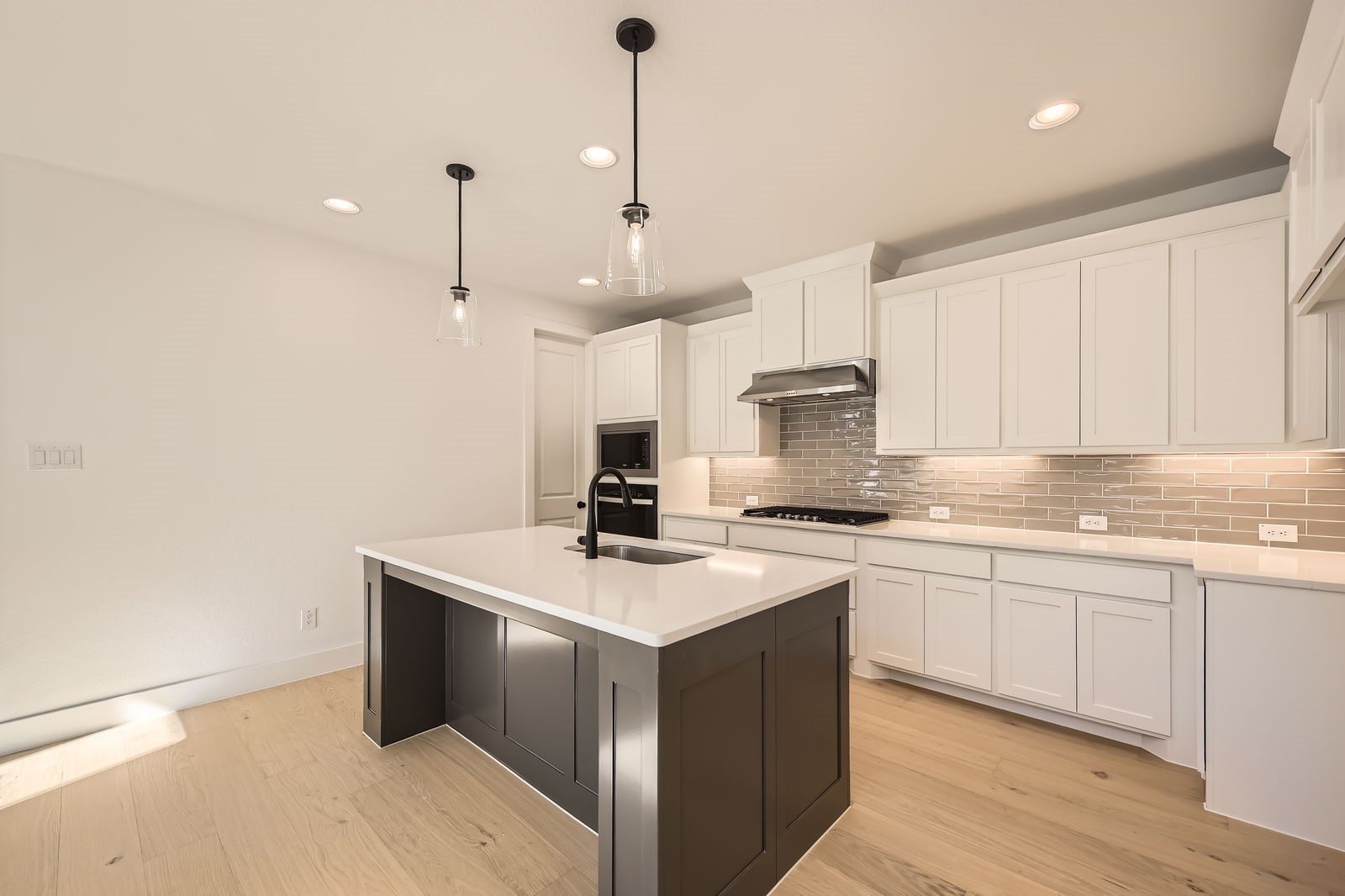 6041 Davis Knoll