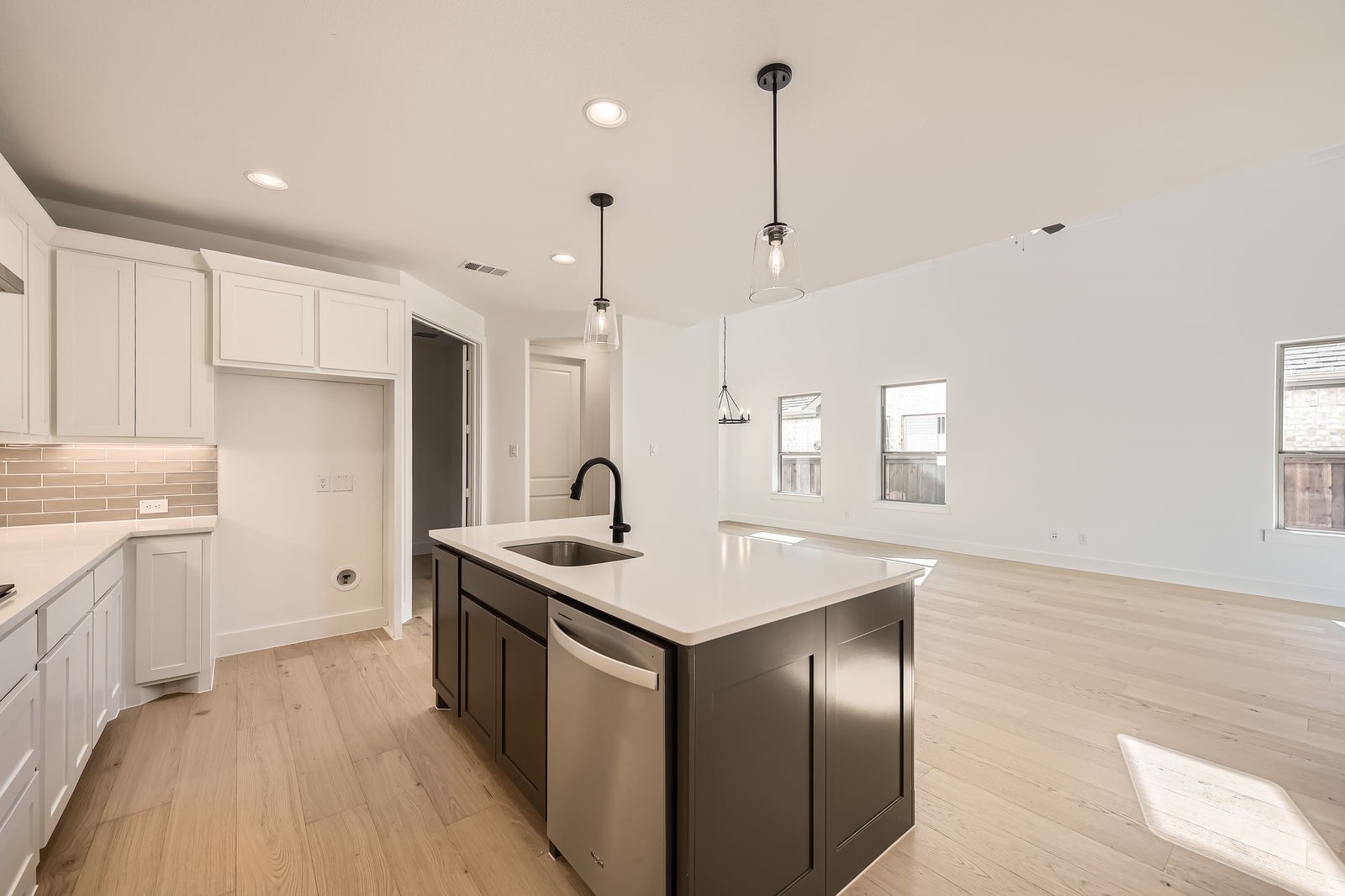 6041 Davis Knoll