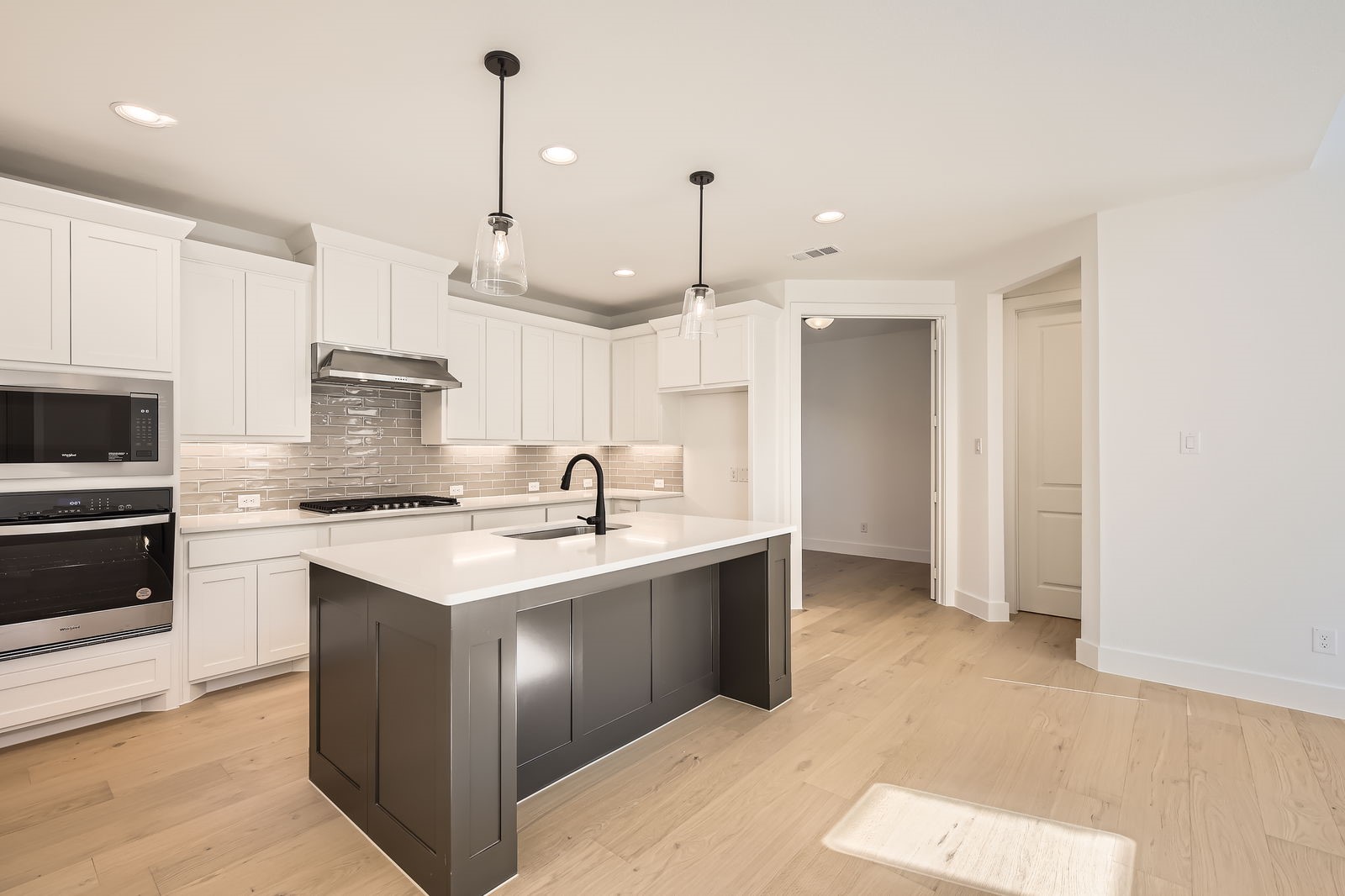 6041 Davis Knoll