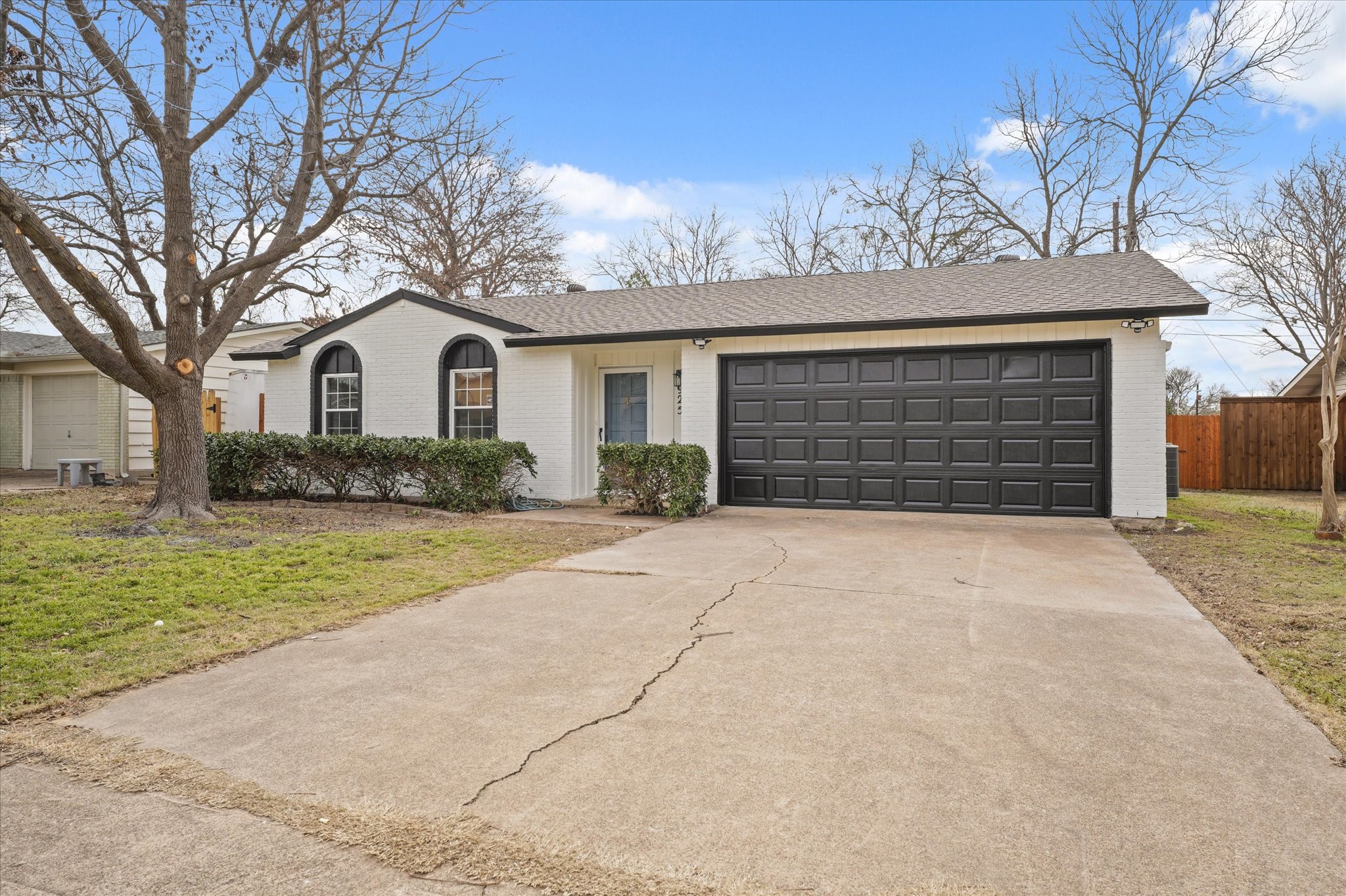 925 Prestwick Lane