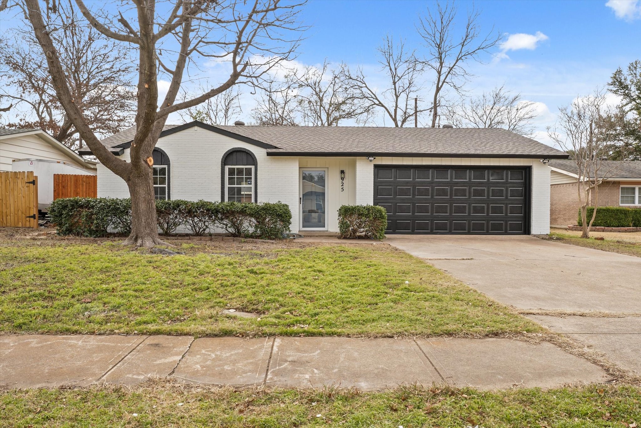 925 Prestwick Lane