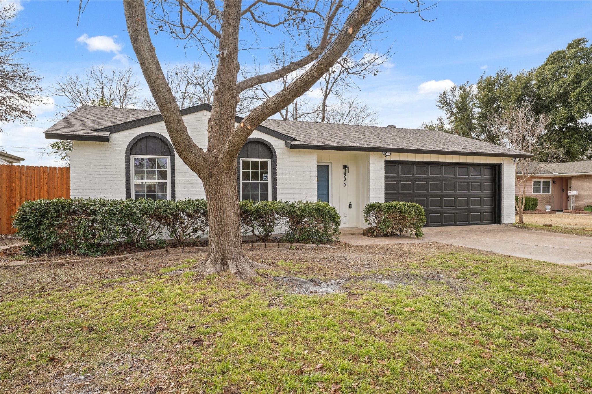 925 Prestwick Lane