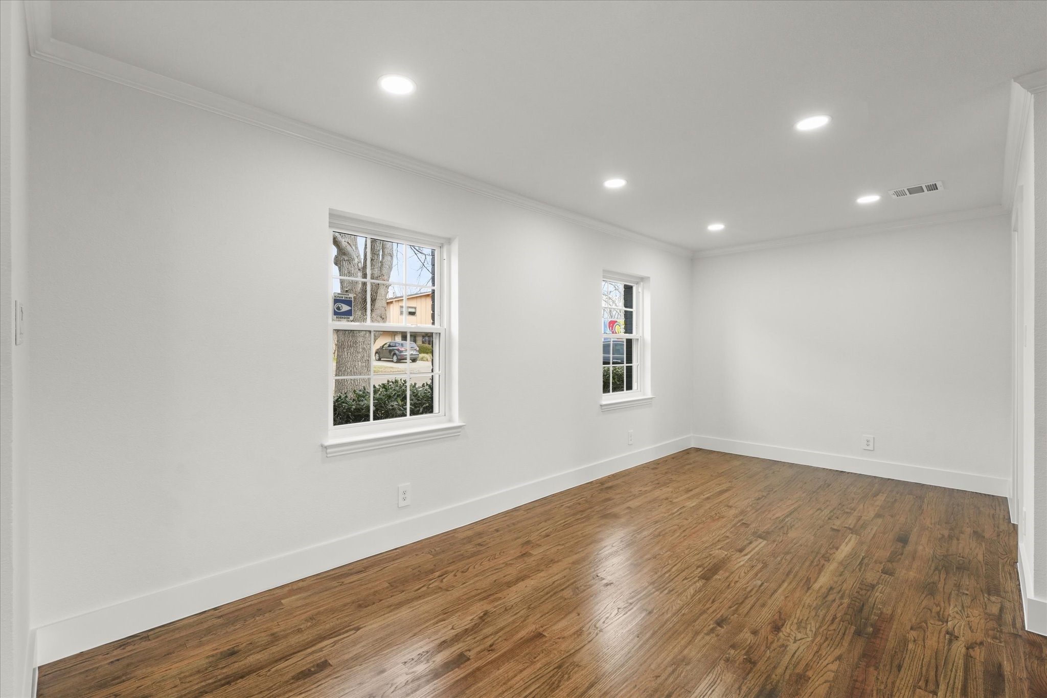 925 Prestwick Lane