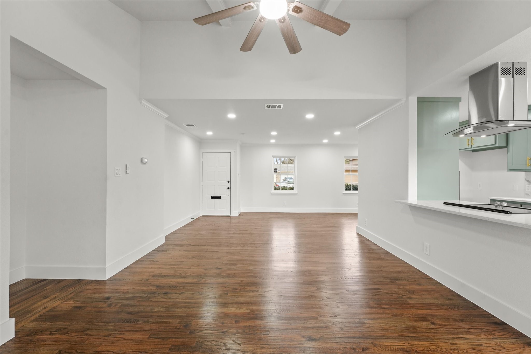 925 Prestwick Lane
