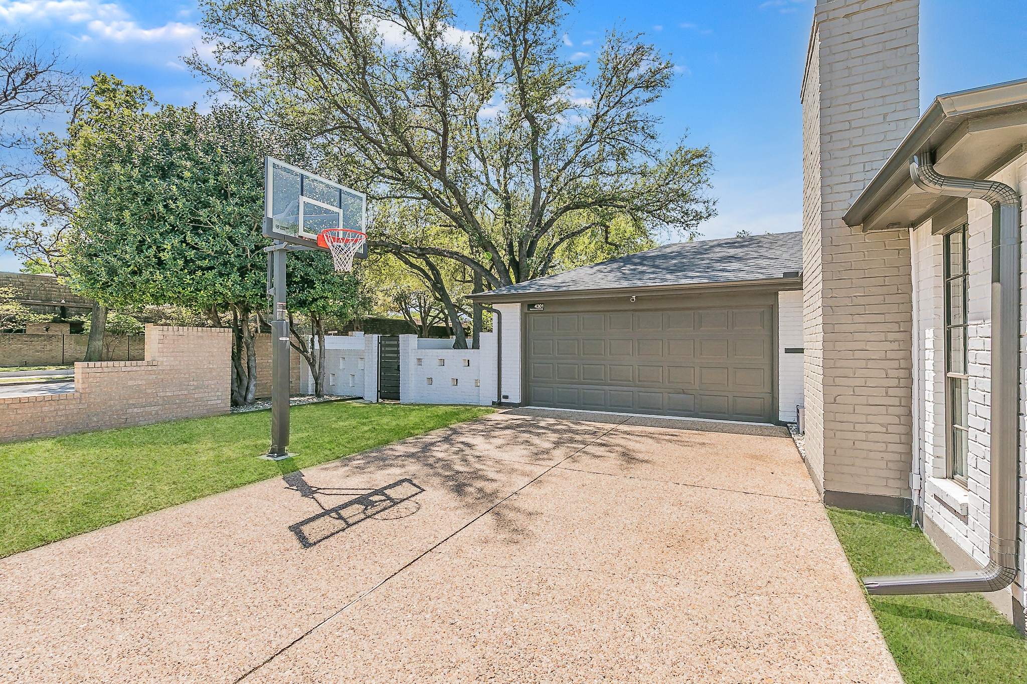 4301 Hartwood Circle