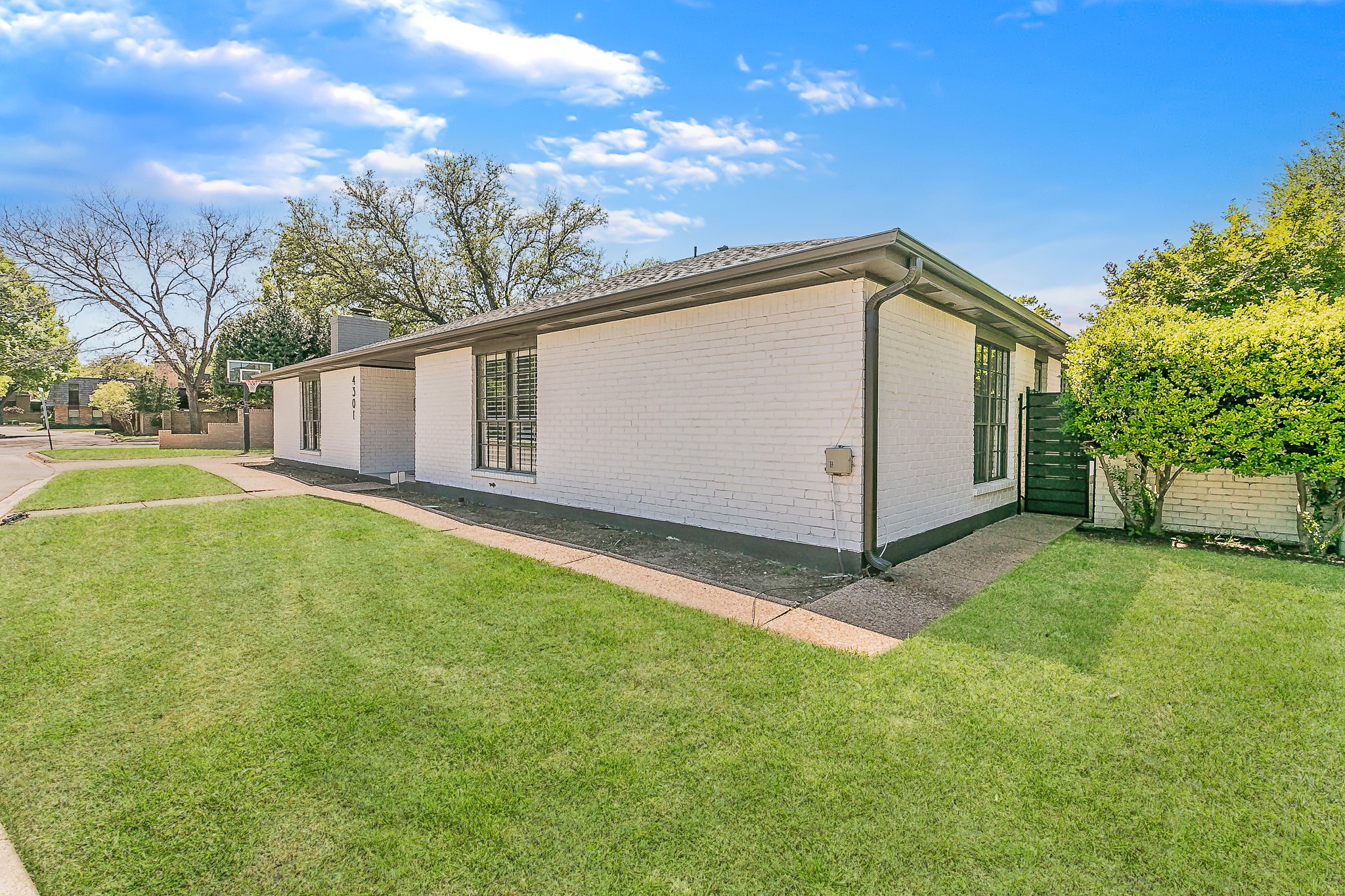 4301 Hartwood Circle