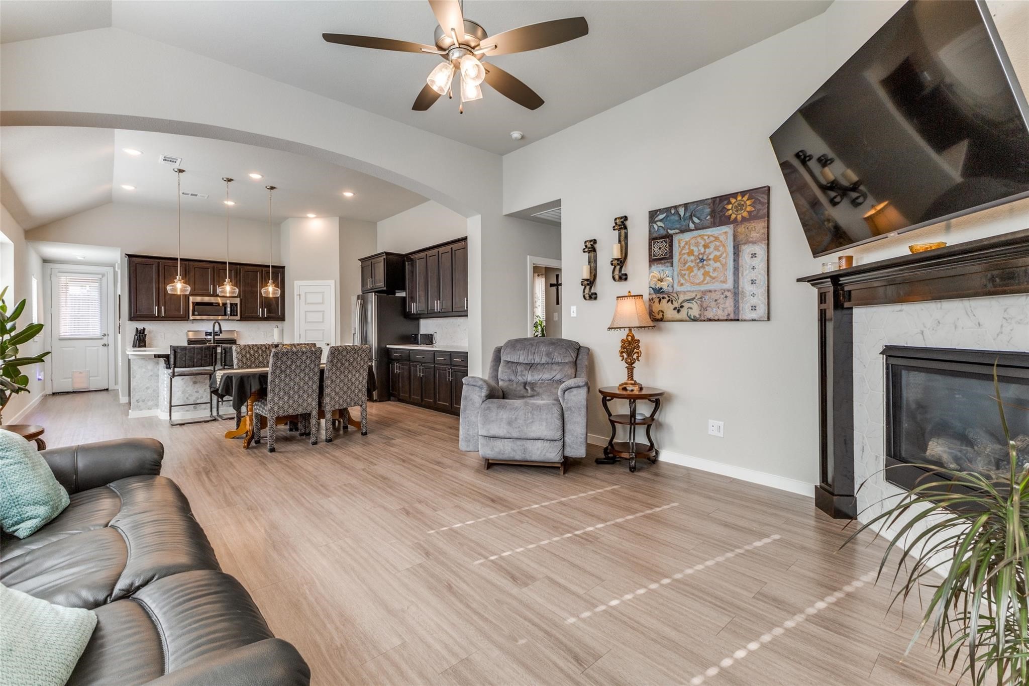 2435 Brightling Bend