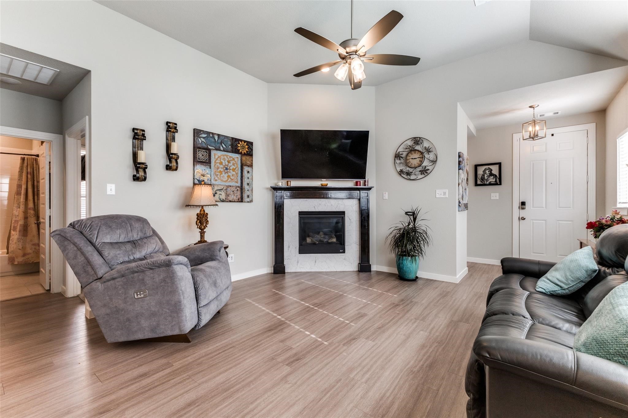 2435 Brightling Bend