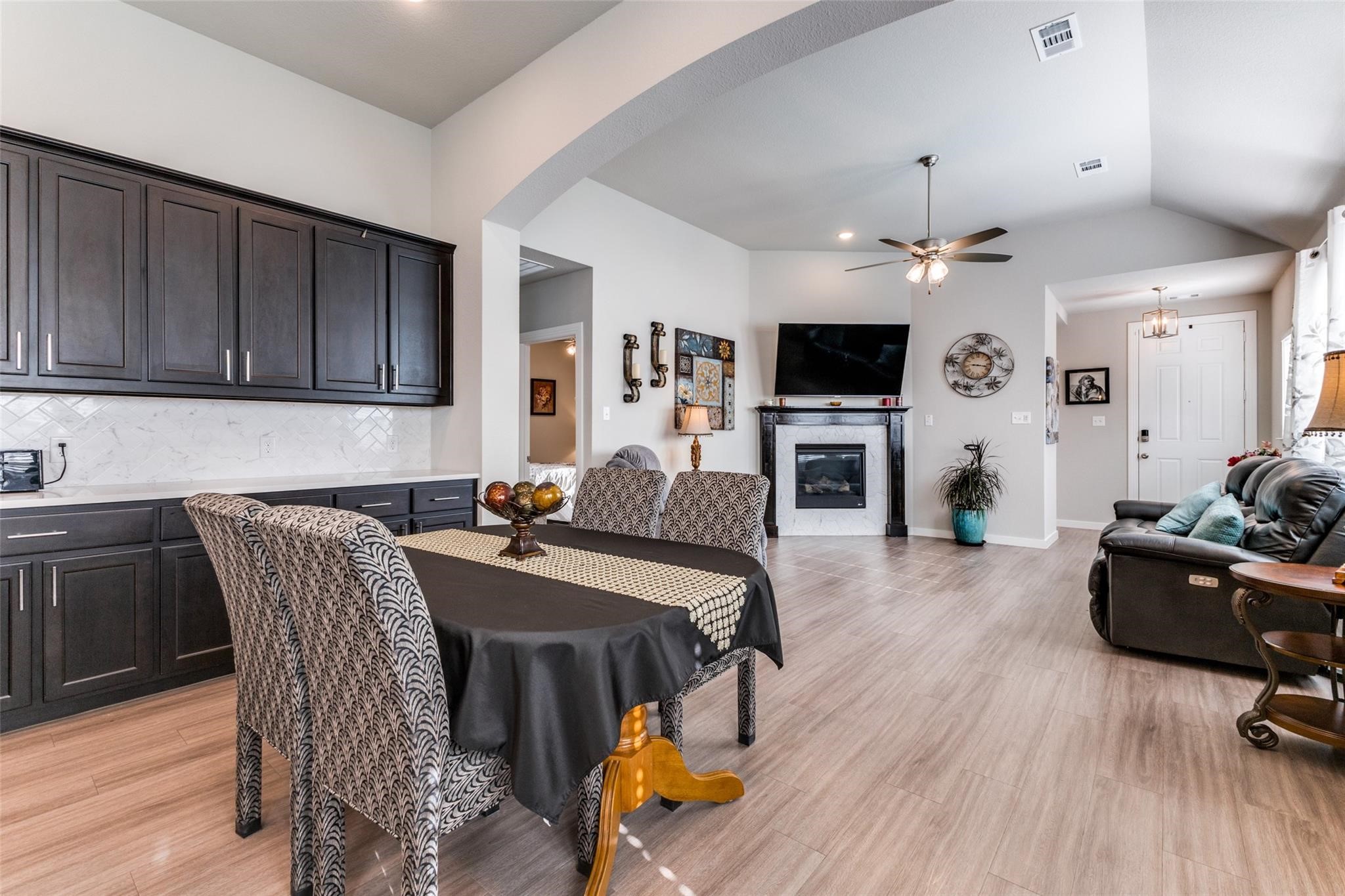 2435 Brightling Bend