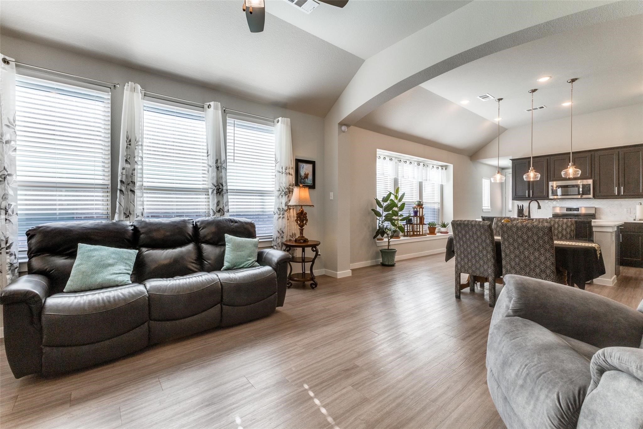 2435 Brightling Bend