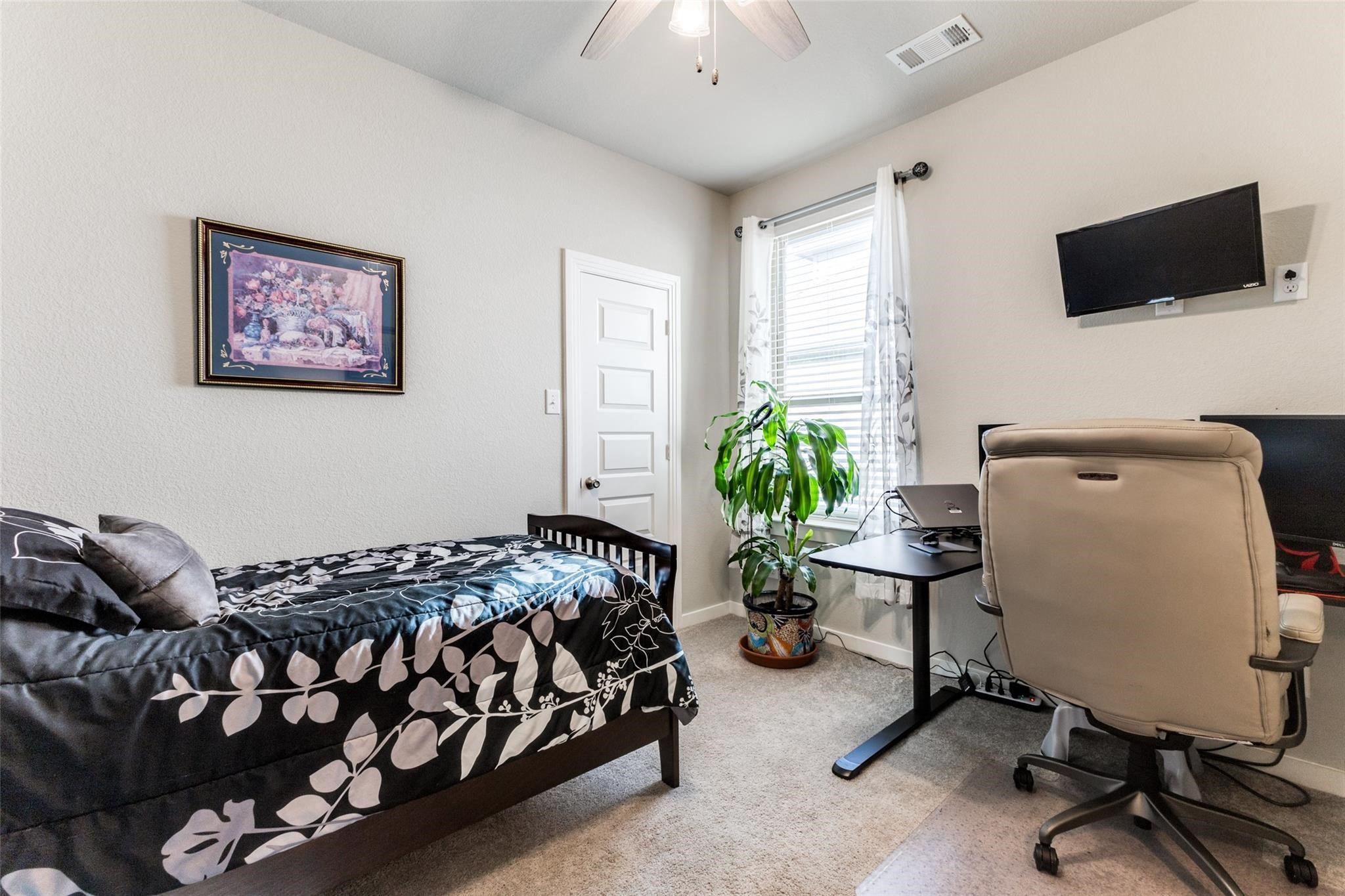 2435 Brightling Bend