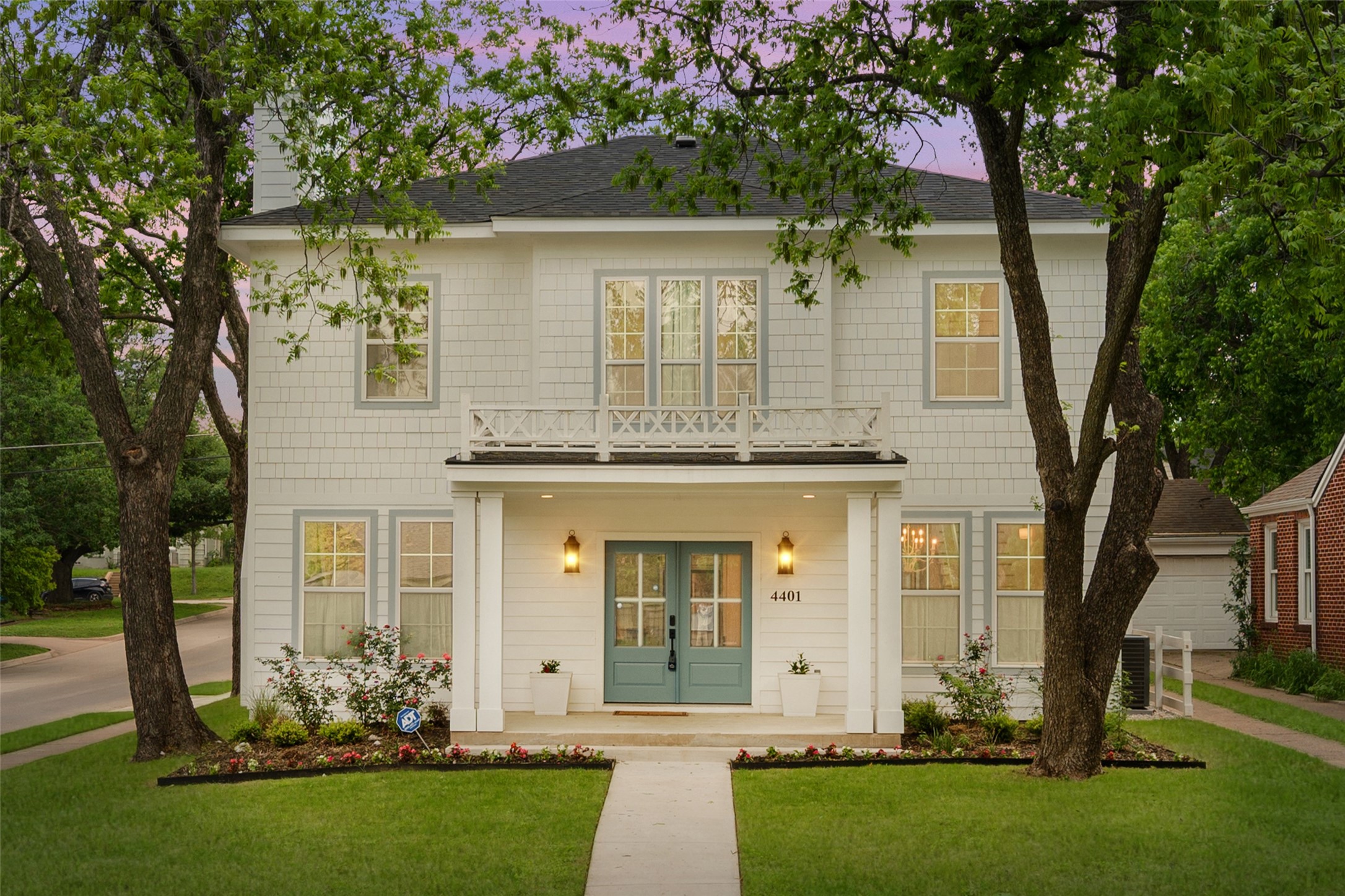 4401 El Campo Avenue