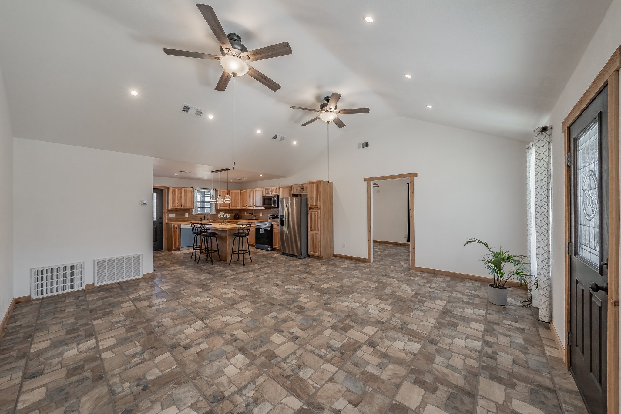 1015 Forest Oaks