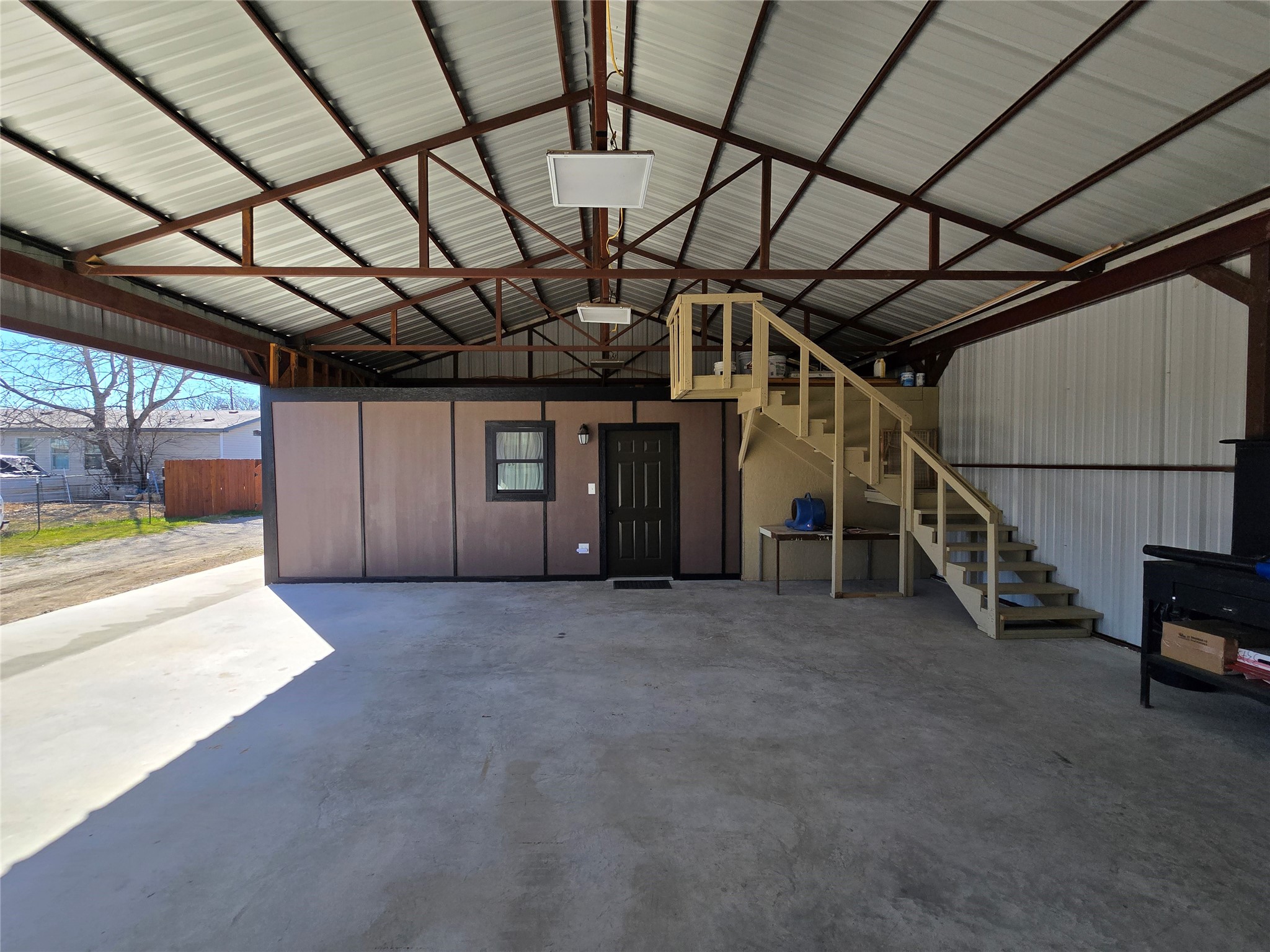 1015 Forest Oaks