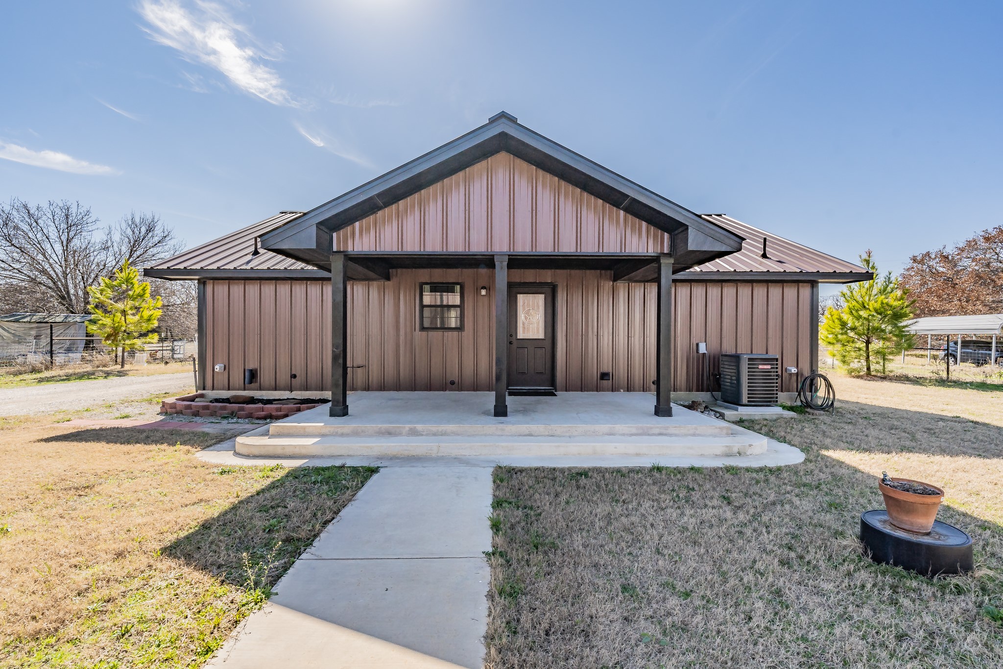 1015 Forest Oaks