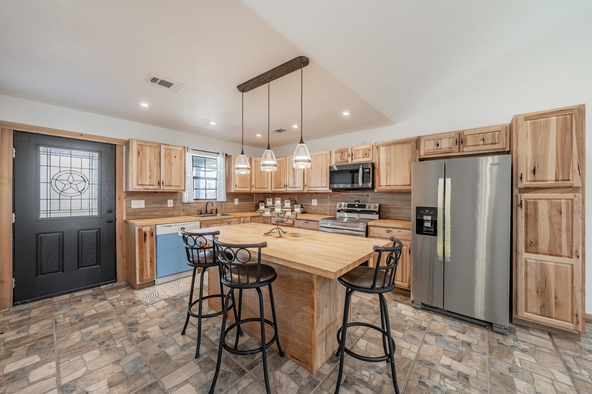 1015 Forest Oaks