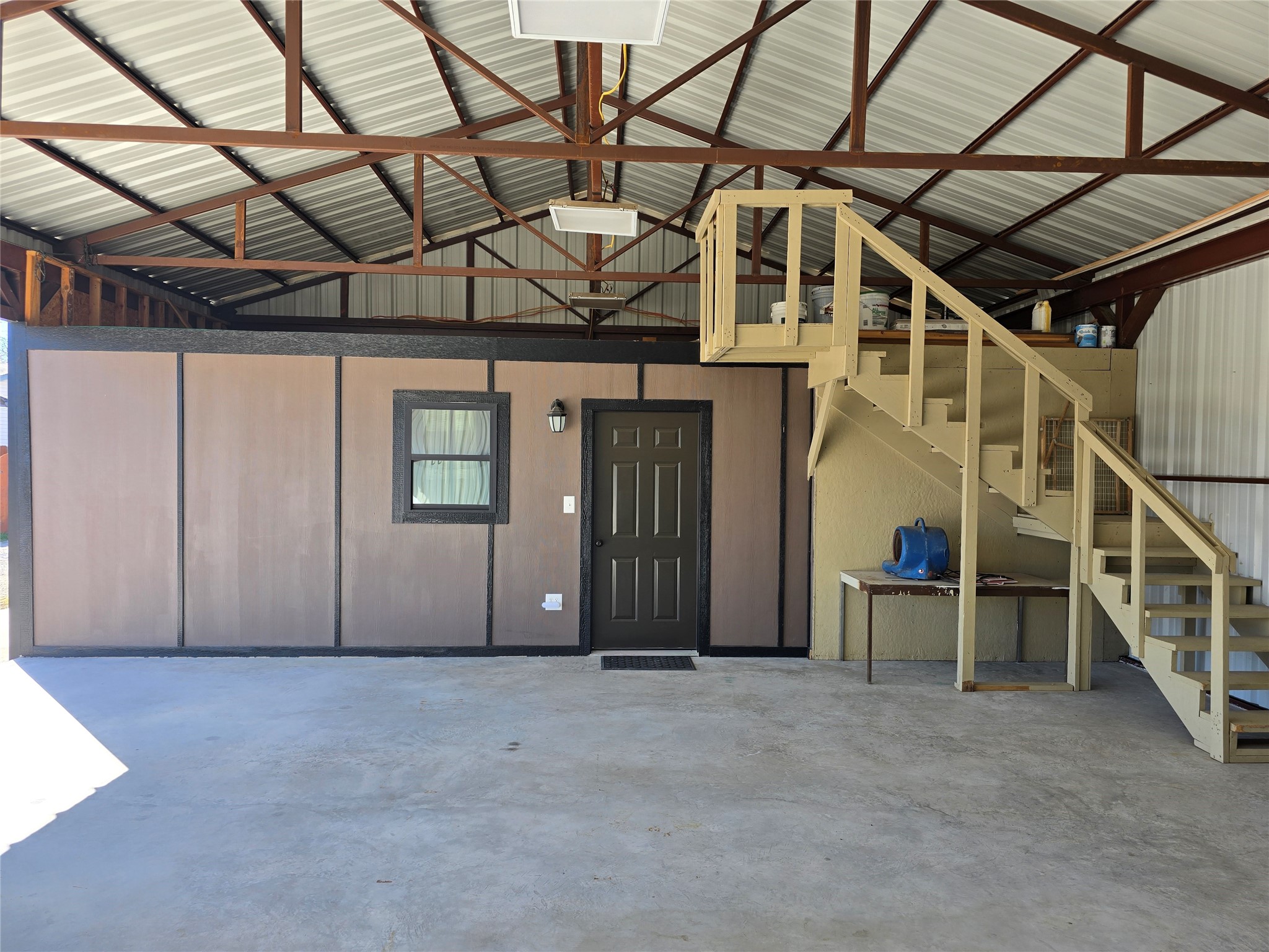 1015 Forest Oaks