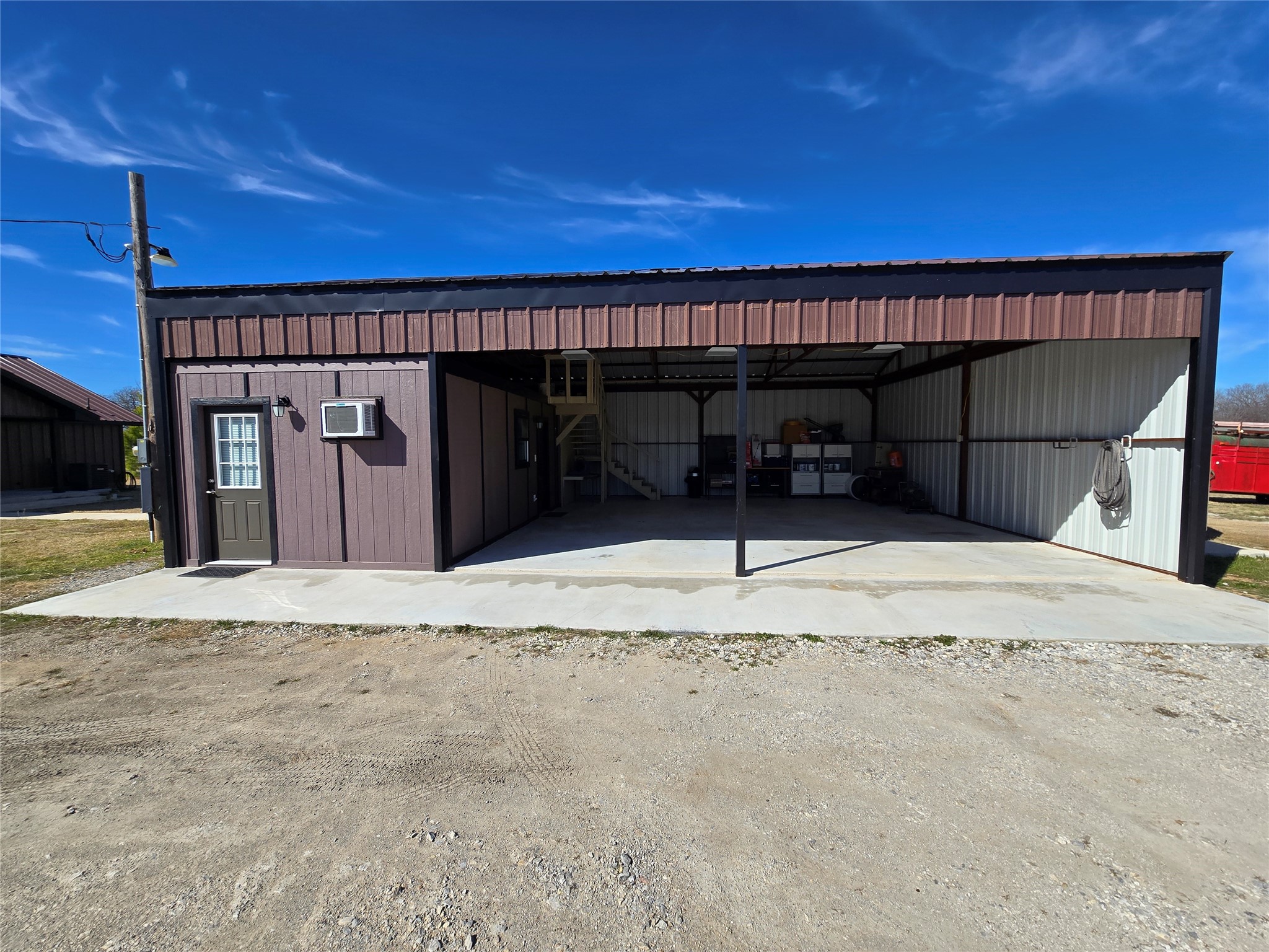 1015 Forest Oaks