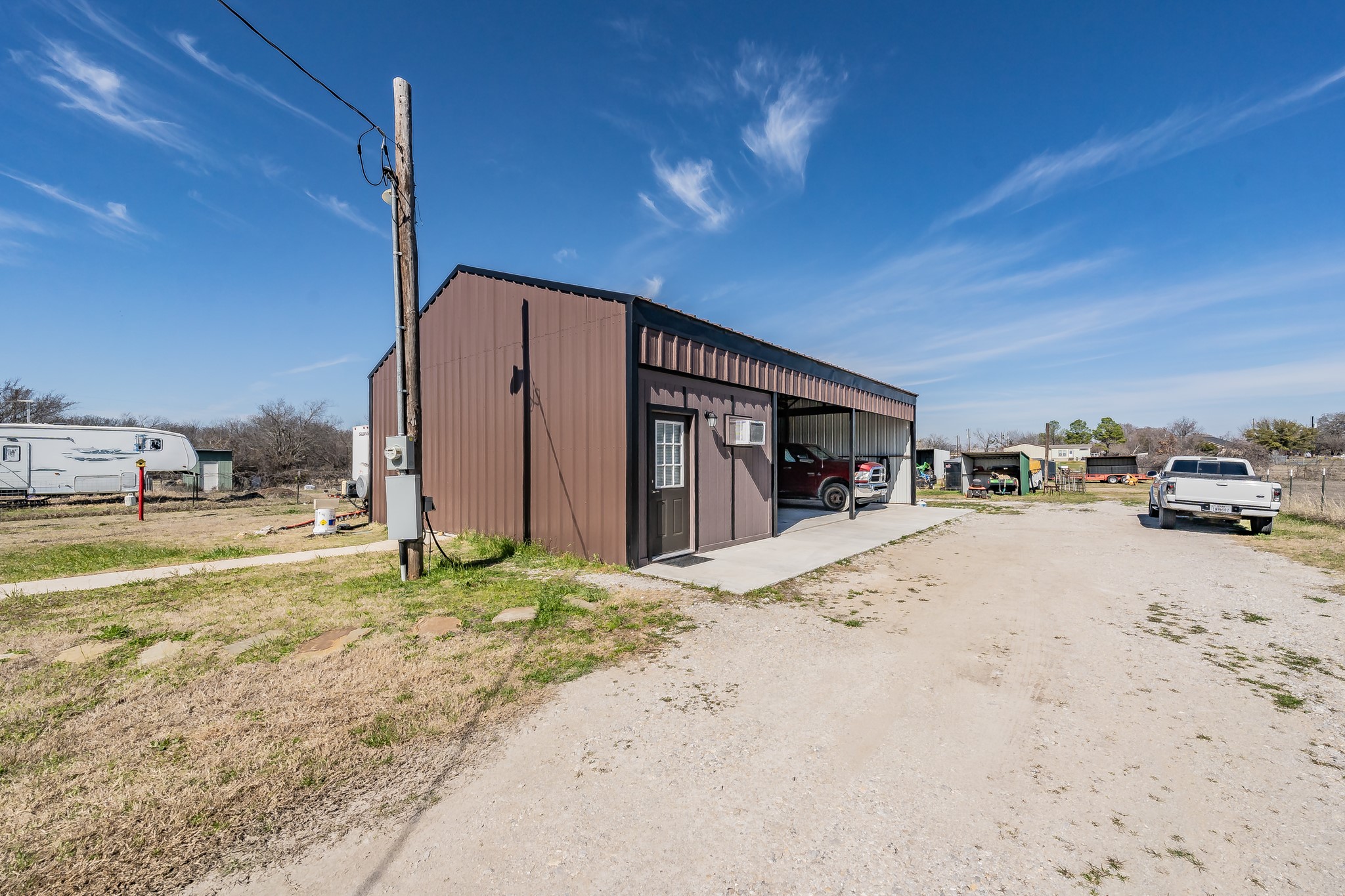 1015 Forest Oaks