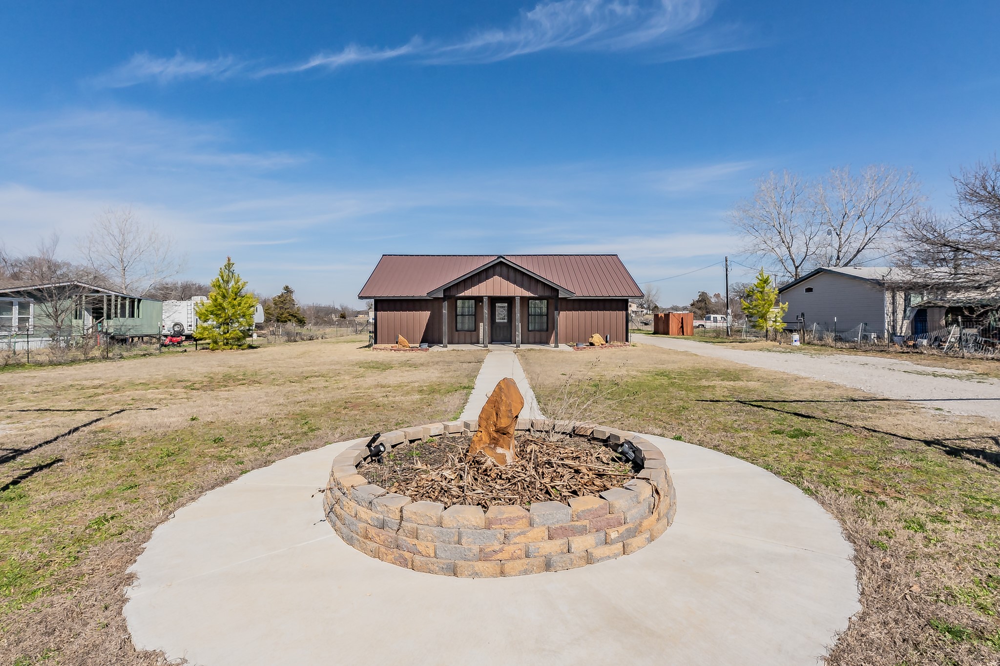 1015 Forest Oaks