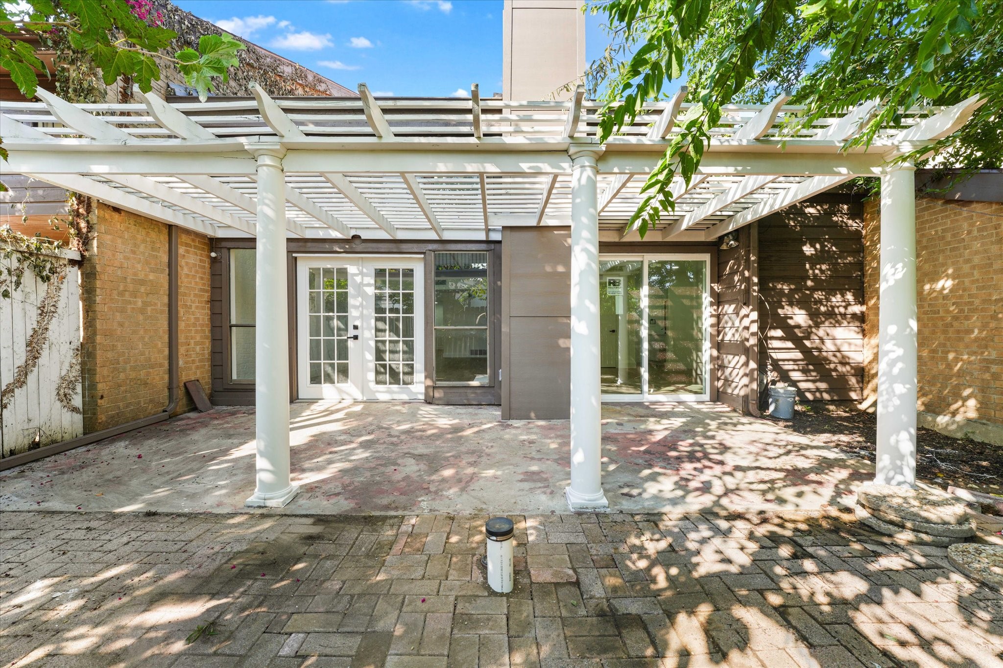 735 Oakwood Trail