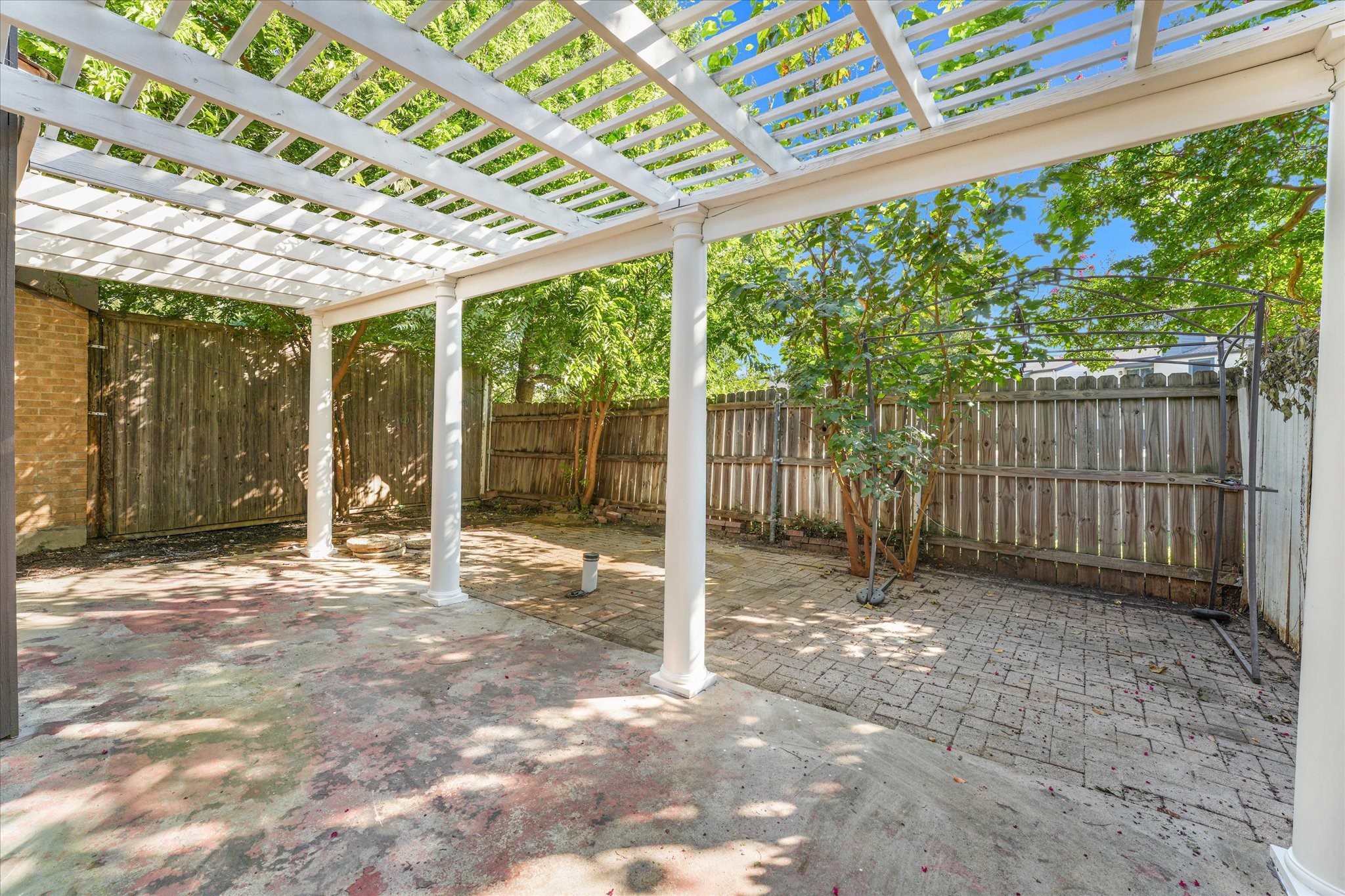 735 Oakwood Trail