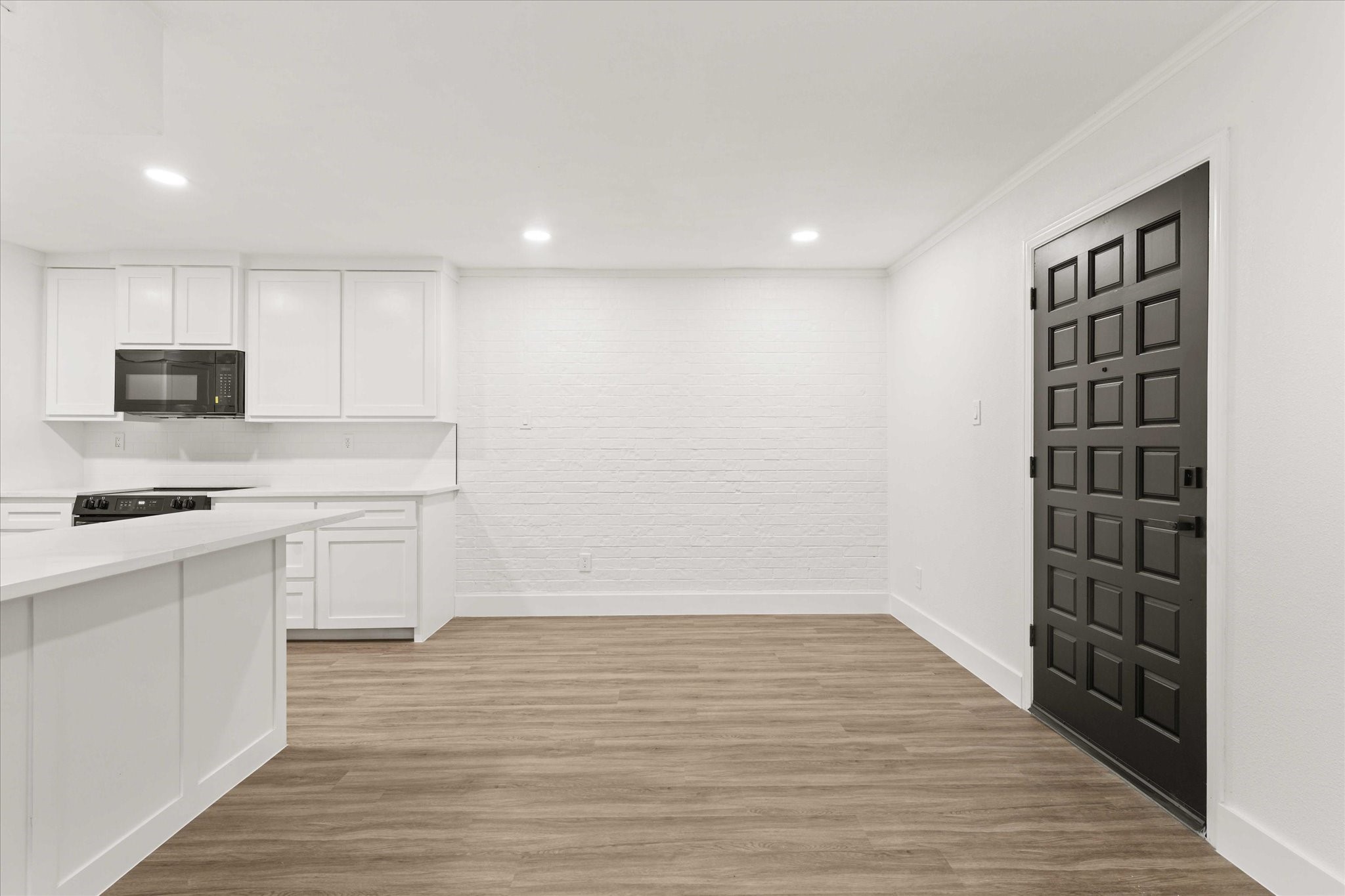 735 Oakwood Trail