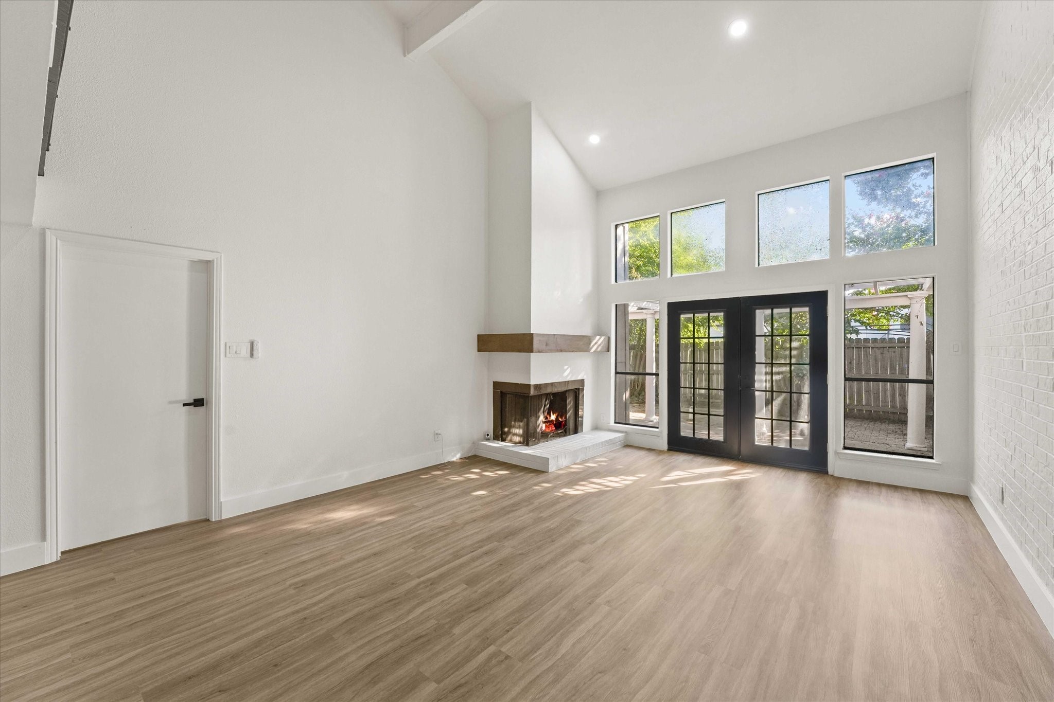 735 Oakwood Trail