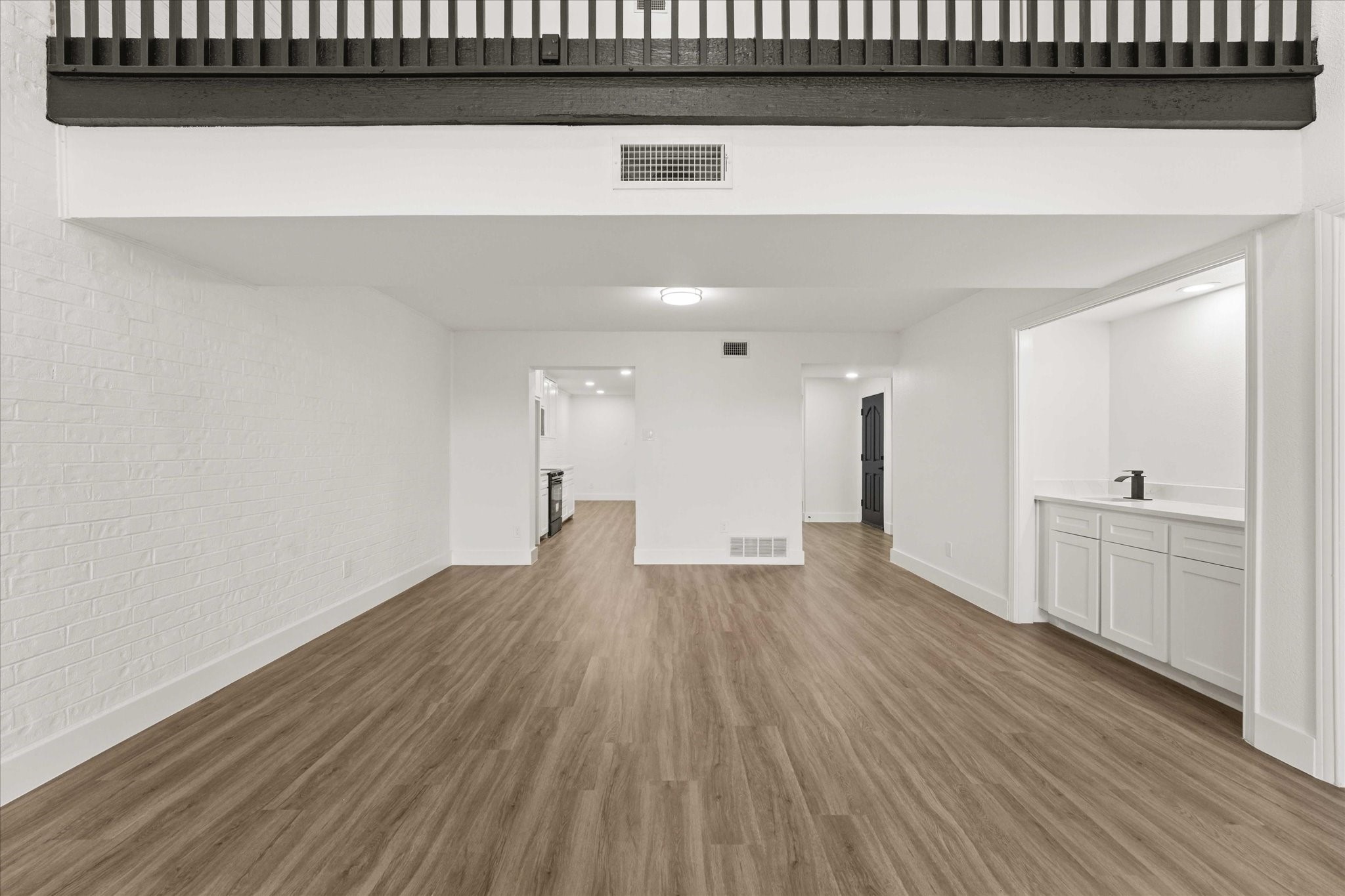735 Oakwood Trail