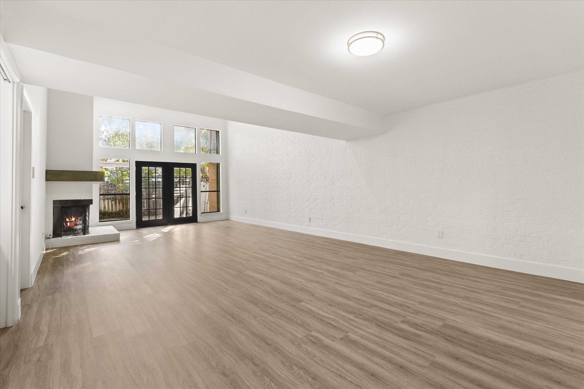 735 Oakwood Trail